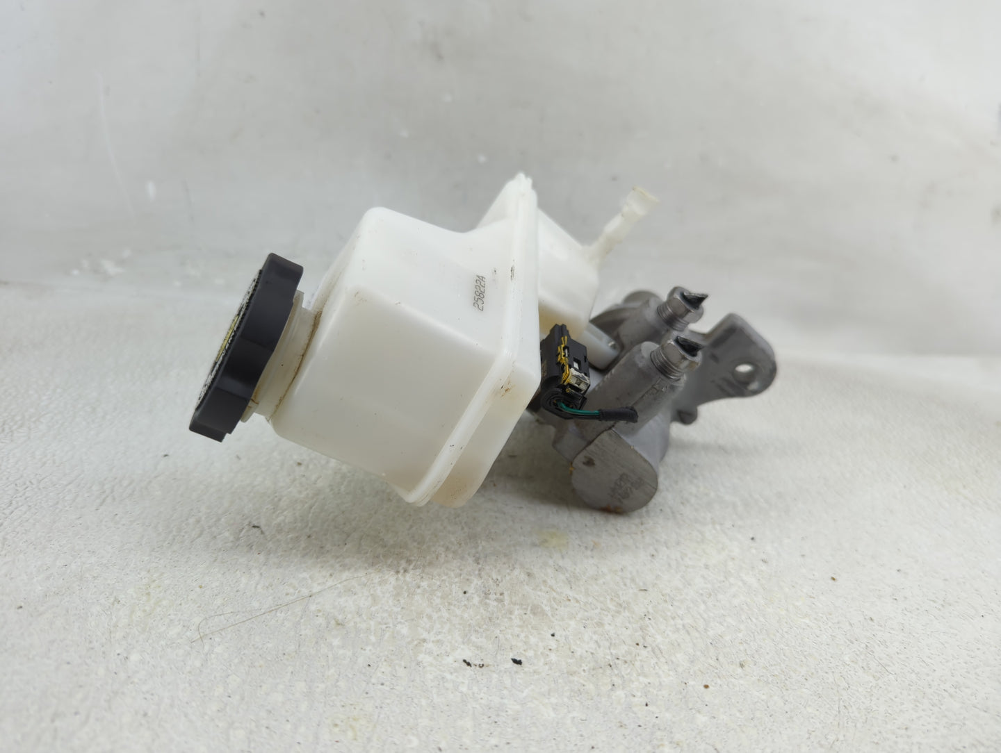 2021-2021 Chevrolet Camaro Brake Master Cylinder - Oemusedautoparts1.com