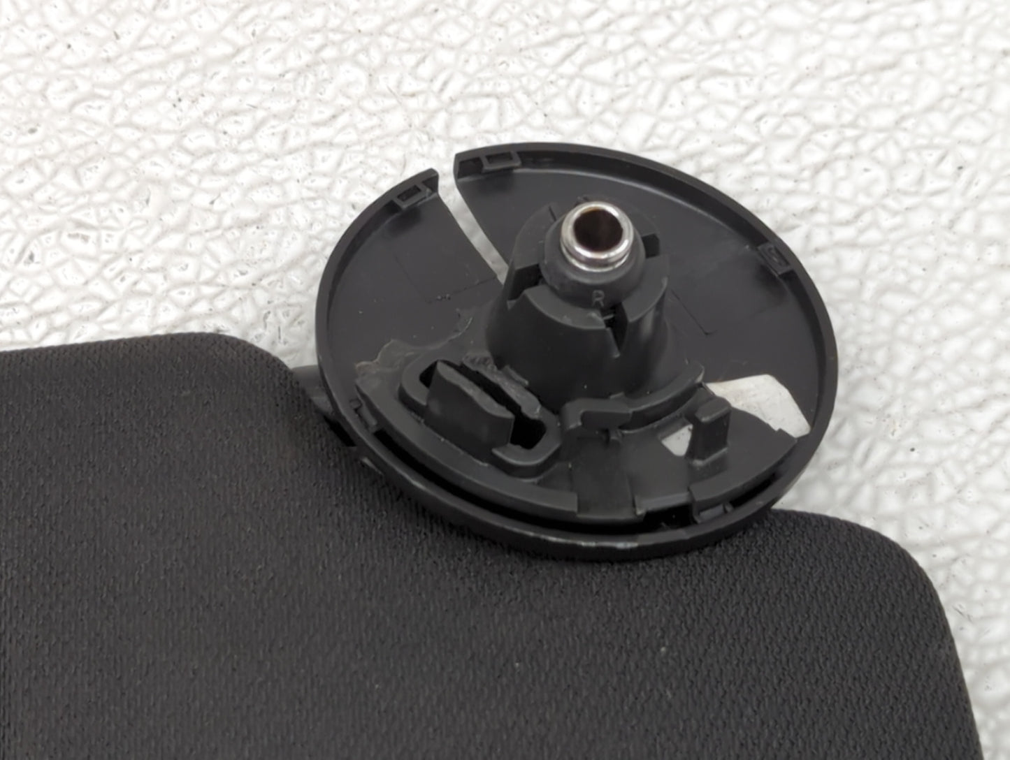 2021 Chevrolet Camaro Sun Visor Shade Replacement Passenger Right Mirror Fits OEM Used Auto Parts - Oemusedautoparts1.com