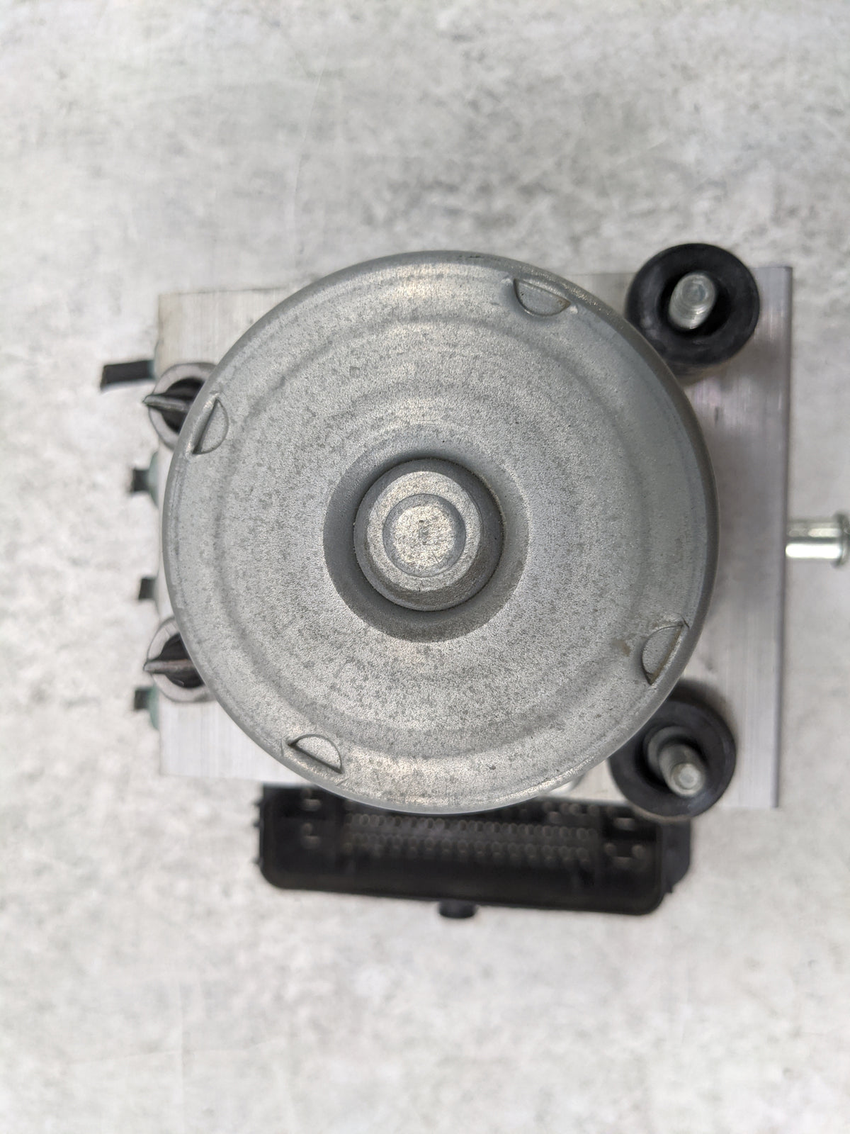 2019-2021 Chevrolet Camaro Anti-Lock Brake ABS Pump Module Actuator OEM P/N:0265294445 2265106539 Fits Fits 2019 2020 2021 O