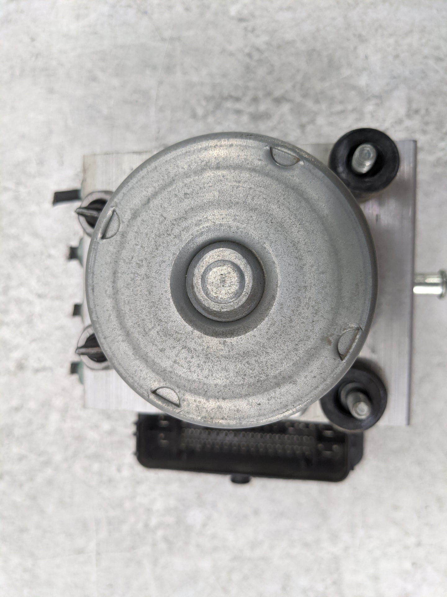 2019-2021 Chevrolet Camaro ABS Pump Control Module Replacement P/N:0265294445 2265106539, 0265956870 Fits Fits 2019 2020 202