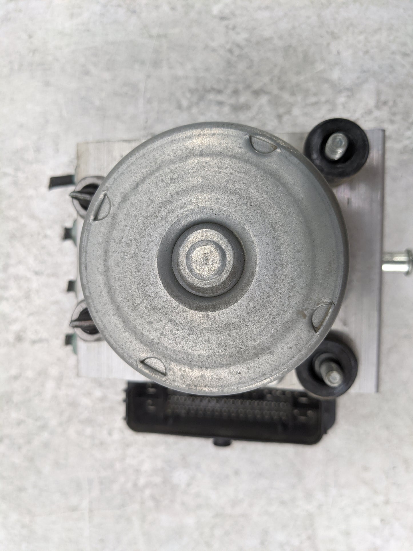 2019-2021 Chevrolet Camaro ABS Pump Control Module Replacement P/N:0265294445 2265106539, 0265956870 Fits Fits 2019 2020 202