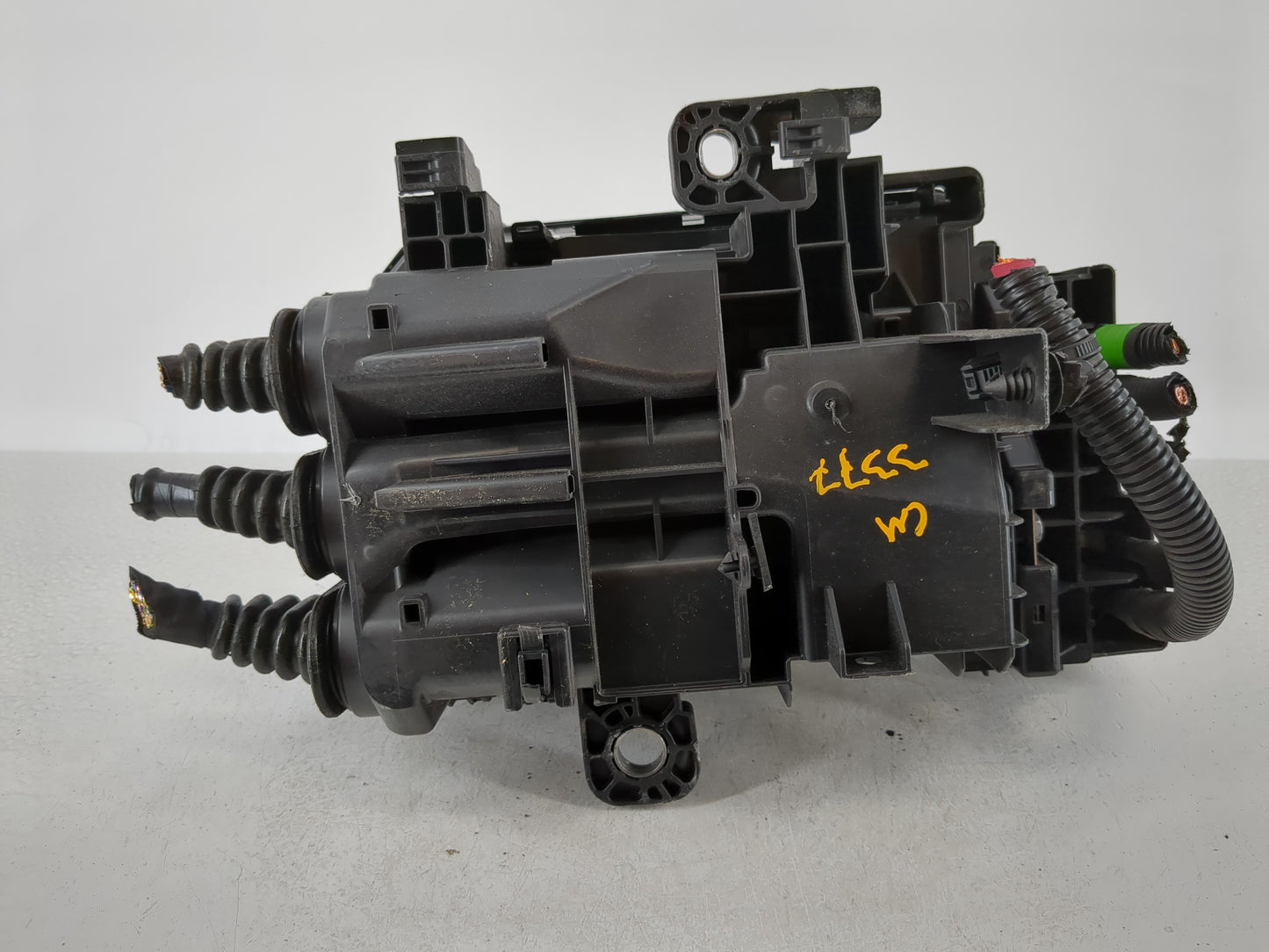 2023 Chevrolet Equinox Fusebox Fuse Box Panel Relay Module P/N:87867005 Fits OEM Used Auto Parts - Oemusedautoparts1.com