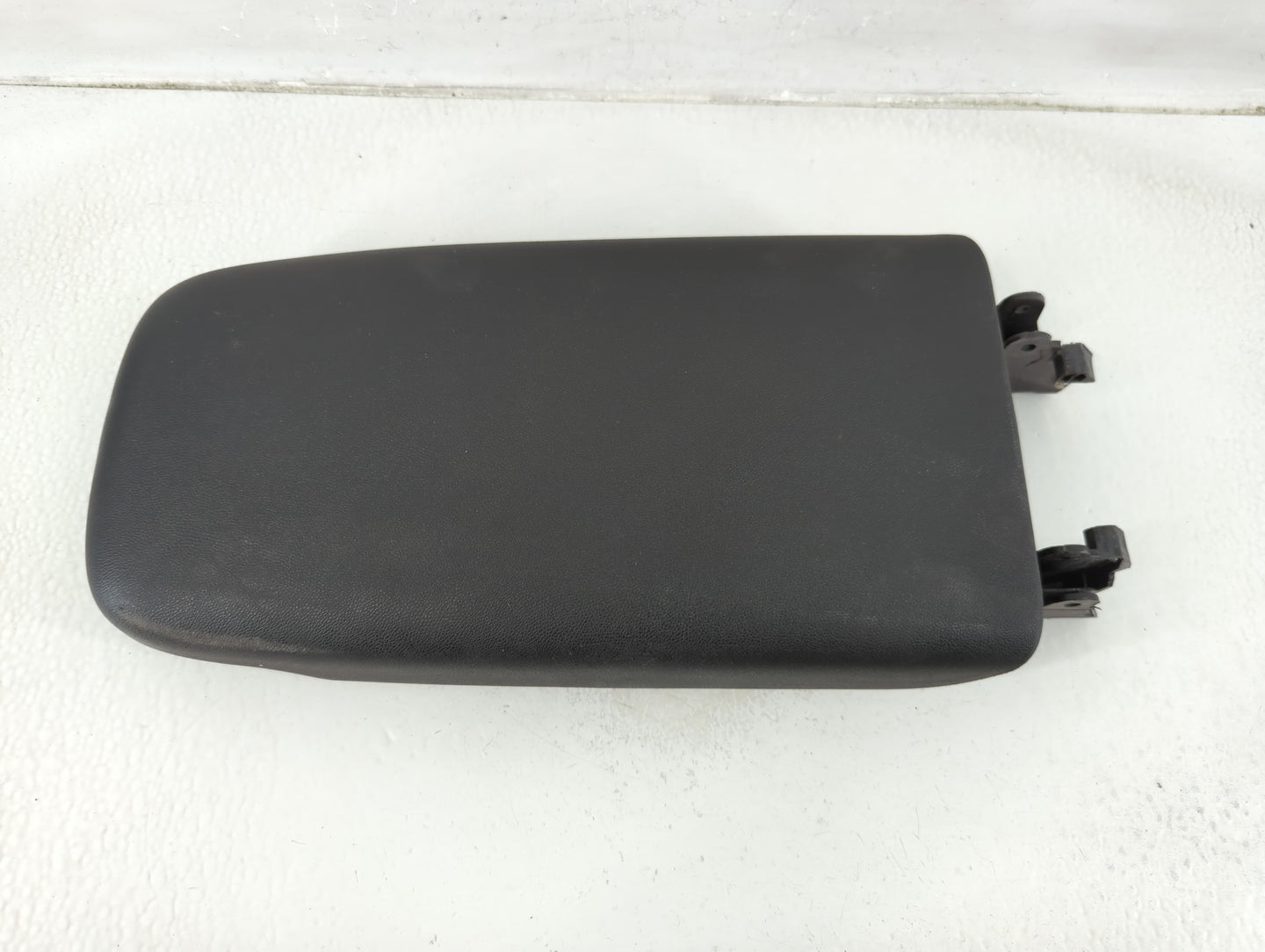 2018-2022 Chevrolet Equinox Center Console Armrest Cover Lid Fits Fits 2018 2019 2020 2021 2022 OEM Used Auto Parts - Oemuse