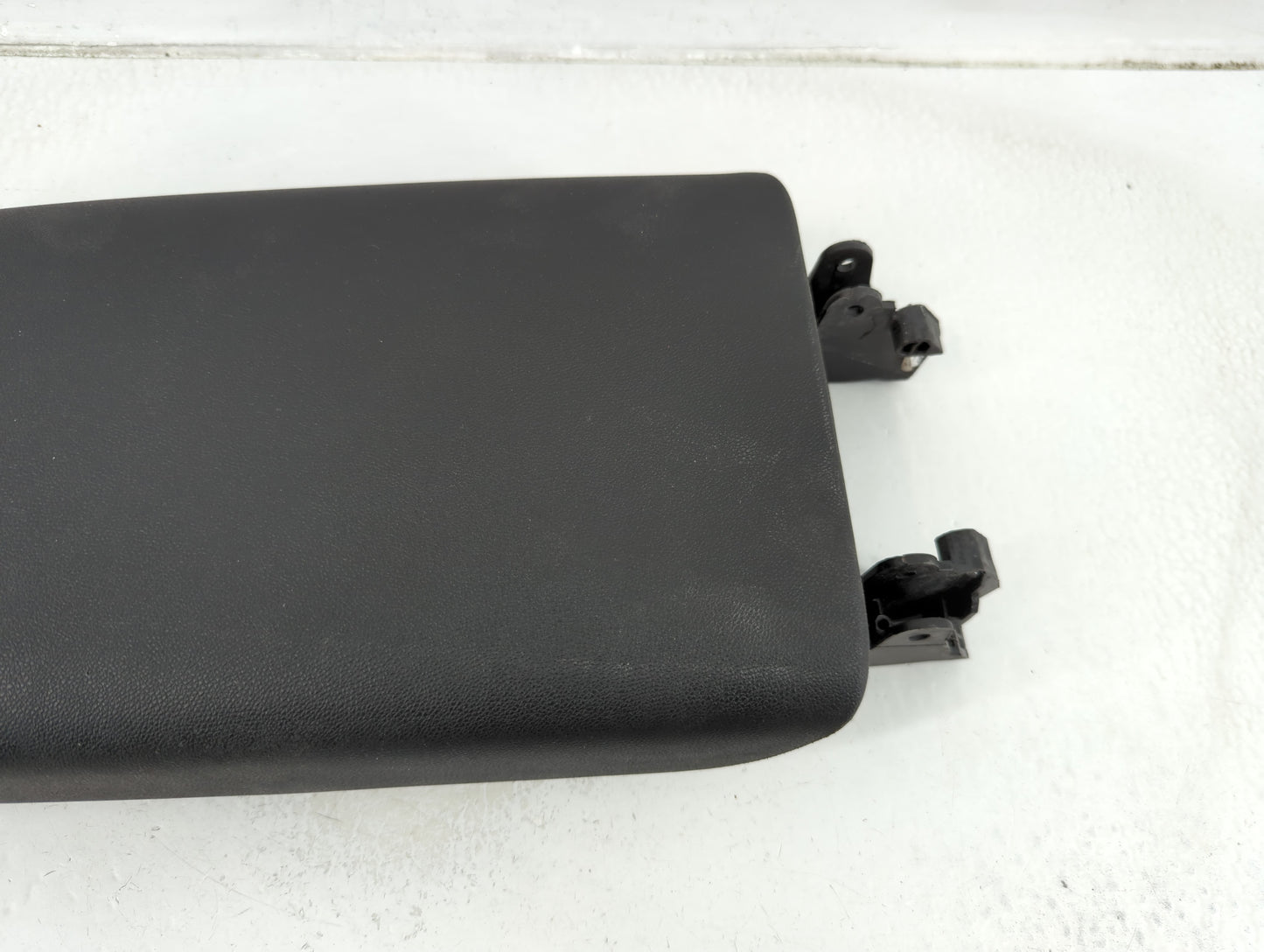 2018-2022 Chevrolet Equinox Center Console Armrest Cover Lid Fits Fits 2018 2019 2020 2021 2022 OEM Used Auto Parts - Oemuse