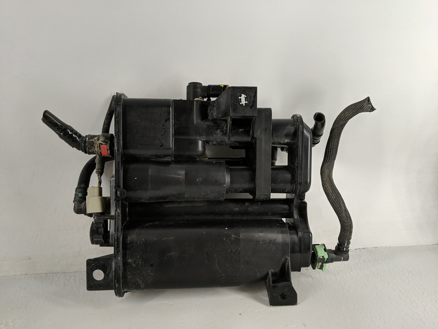 2023 Chevrolet Equinox Fuel Vapor Charcoal Canister - Oemusedautoparts1.com
