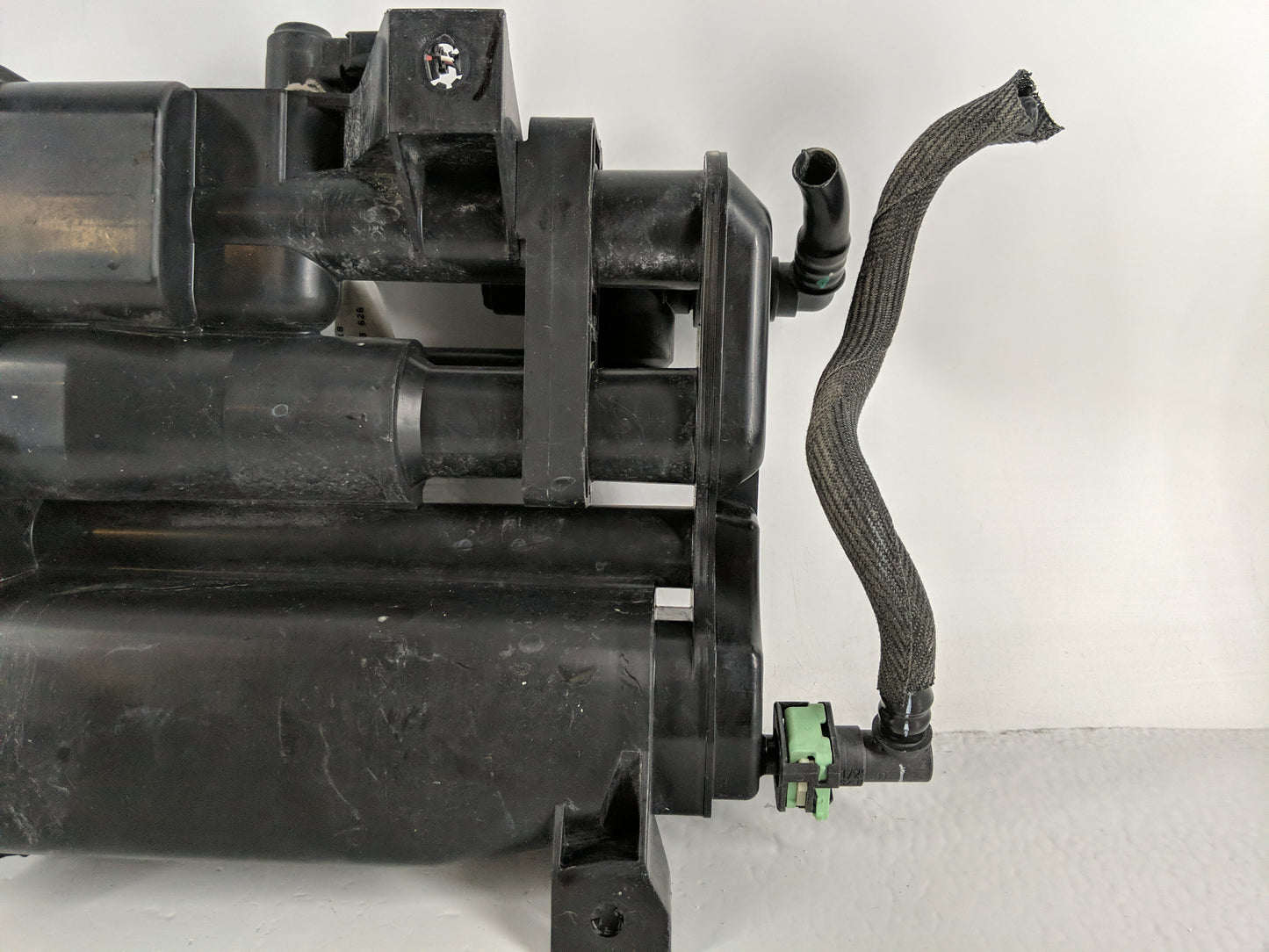2023 Chevrolet Equinox Fuel Vapor Charcoal Canister - Oemusedautoparts1.com