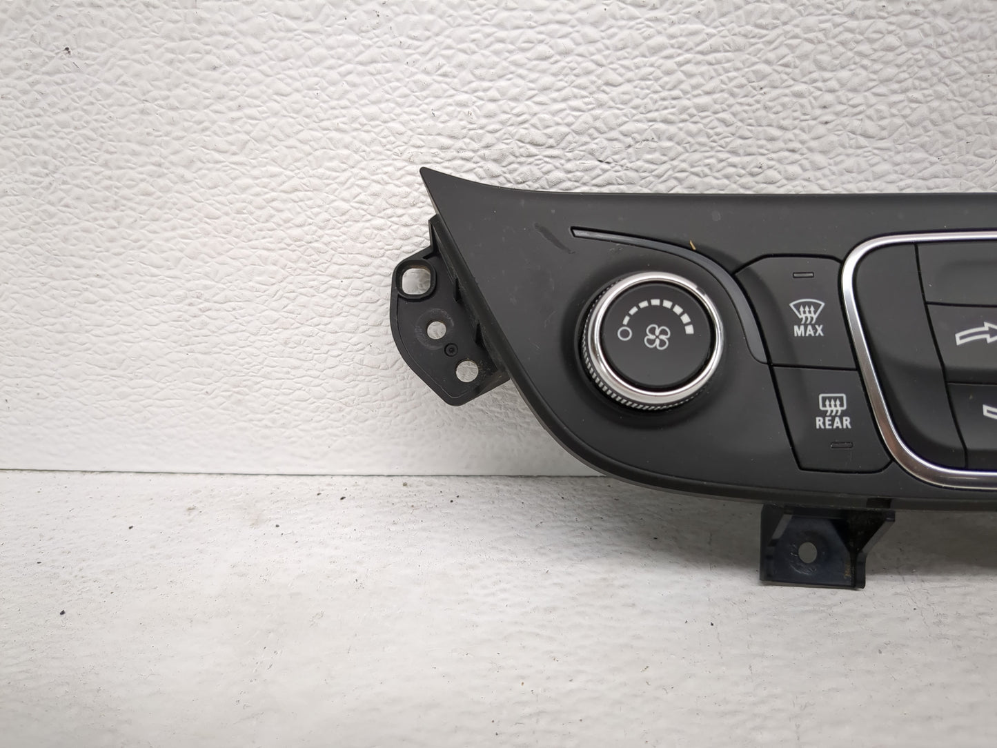 2023 Chevrolet Equinox Climate Control Module Temperature AC/Heater Replacement P/N:84422503 Fits OEM Used Auto Parts - Oemu