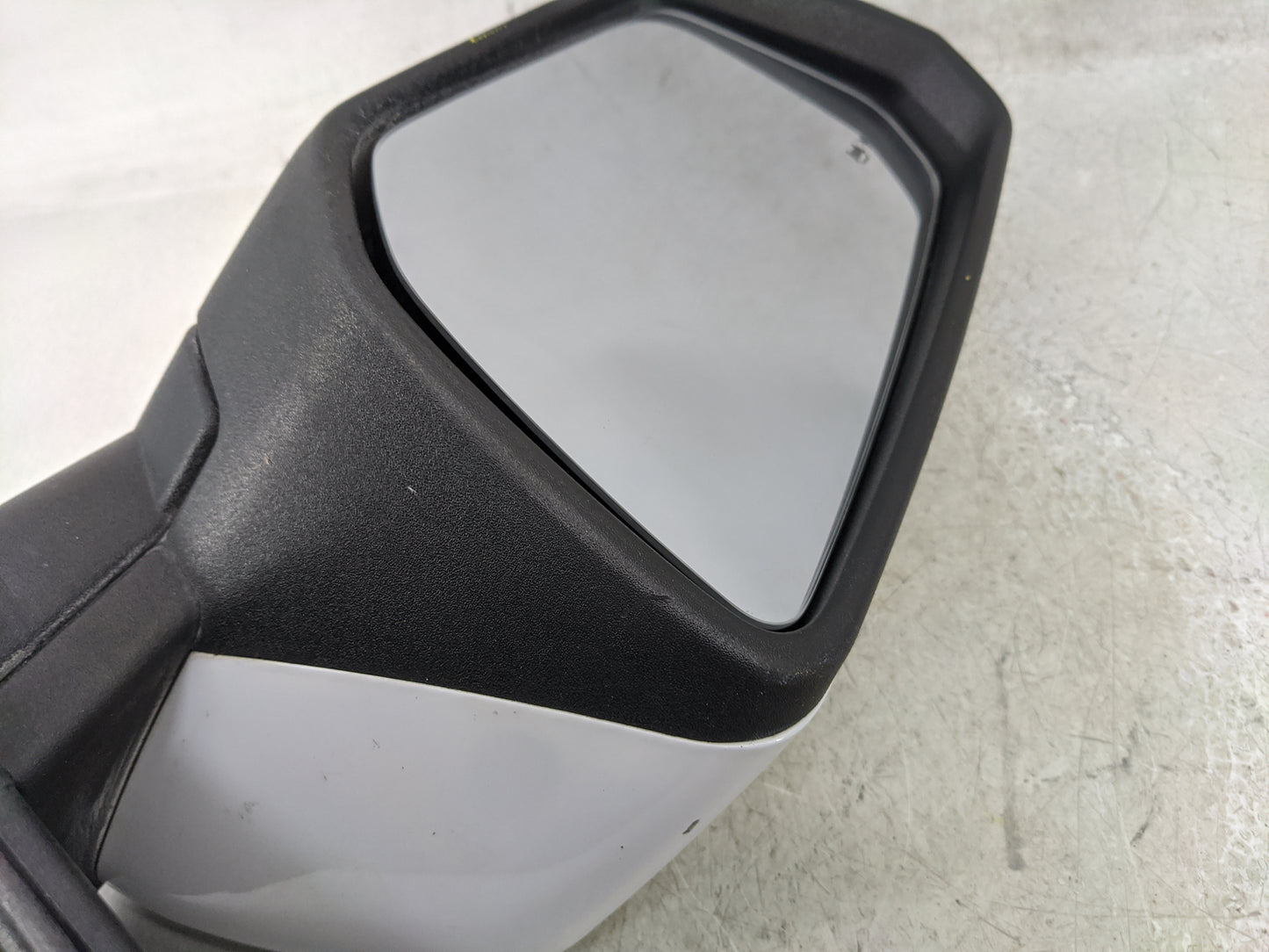 2018-2022 Chevrolet Equinox Driver Side View Mirror - Left Door Mirror OEM Used - Oemusedautoparts1.com