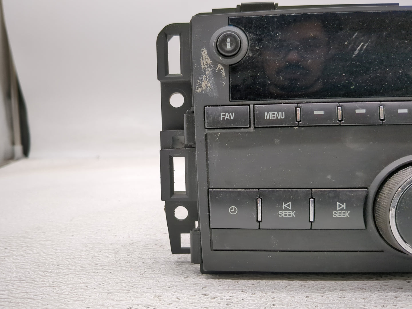 2015-2021 Chevrolet Express 2500 Radio AM FM Cd Player Receiver Replacement P/N:85586029 Fits OEM Used Auto Parts - Oemuseda