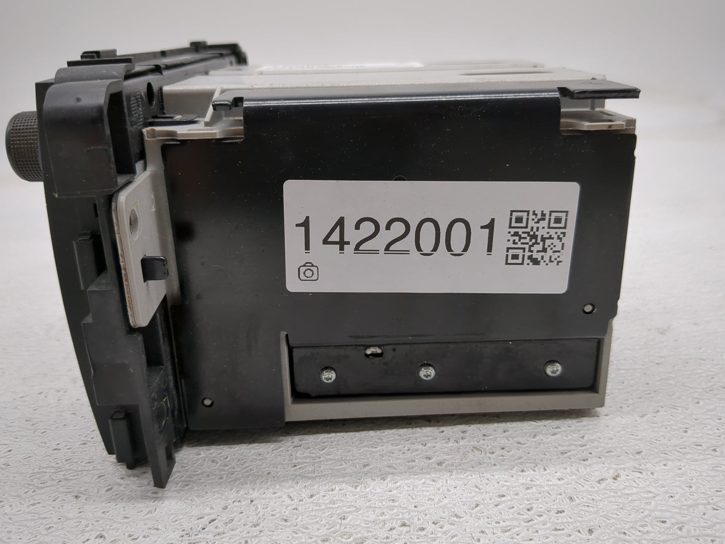 2015-2021 Chevrolet Express 2500 Radio AM FM Cd Player Receiver Replacement P/N:85586029 Fits OEM Used Auto Parts - Oemuseda