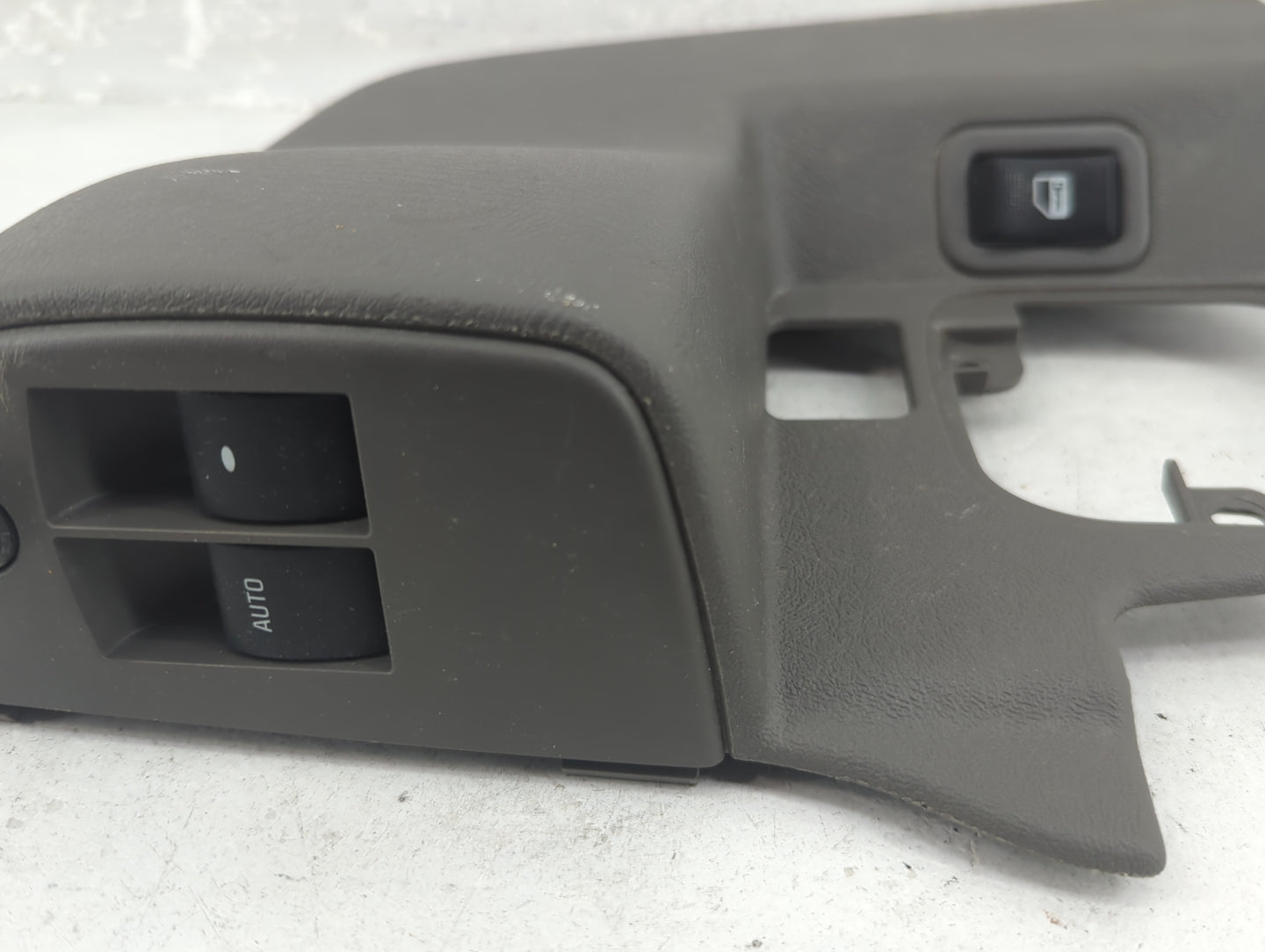 2008-2021 Chevrolet Express 2500 Master Power Window Switch Replacement Driver Side Left P/N:84805987 183126556 Fits OEM Use