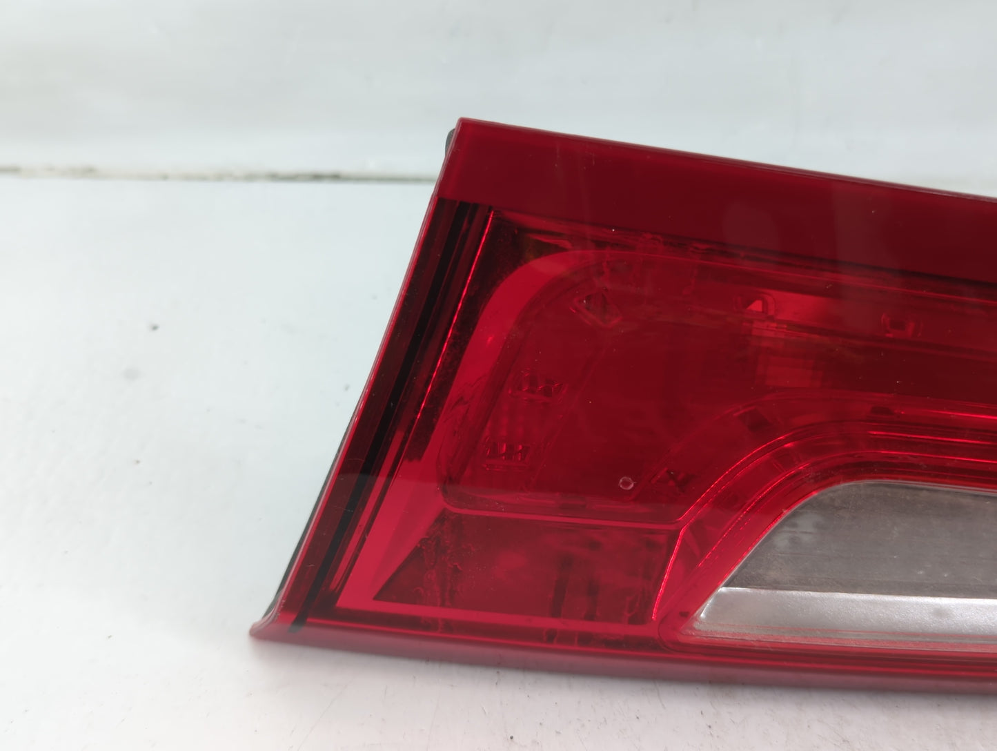 2019-2021 Chevrolet Malibu Tail Light Assembly Passenger Right OEM P/N:84130997 Fits Fits 2019 2020 2021 OEM Used Auto Parts