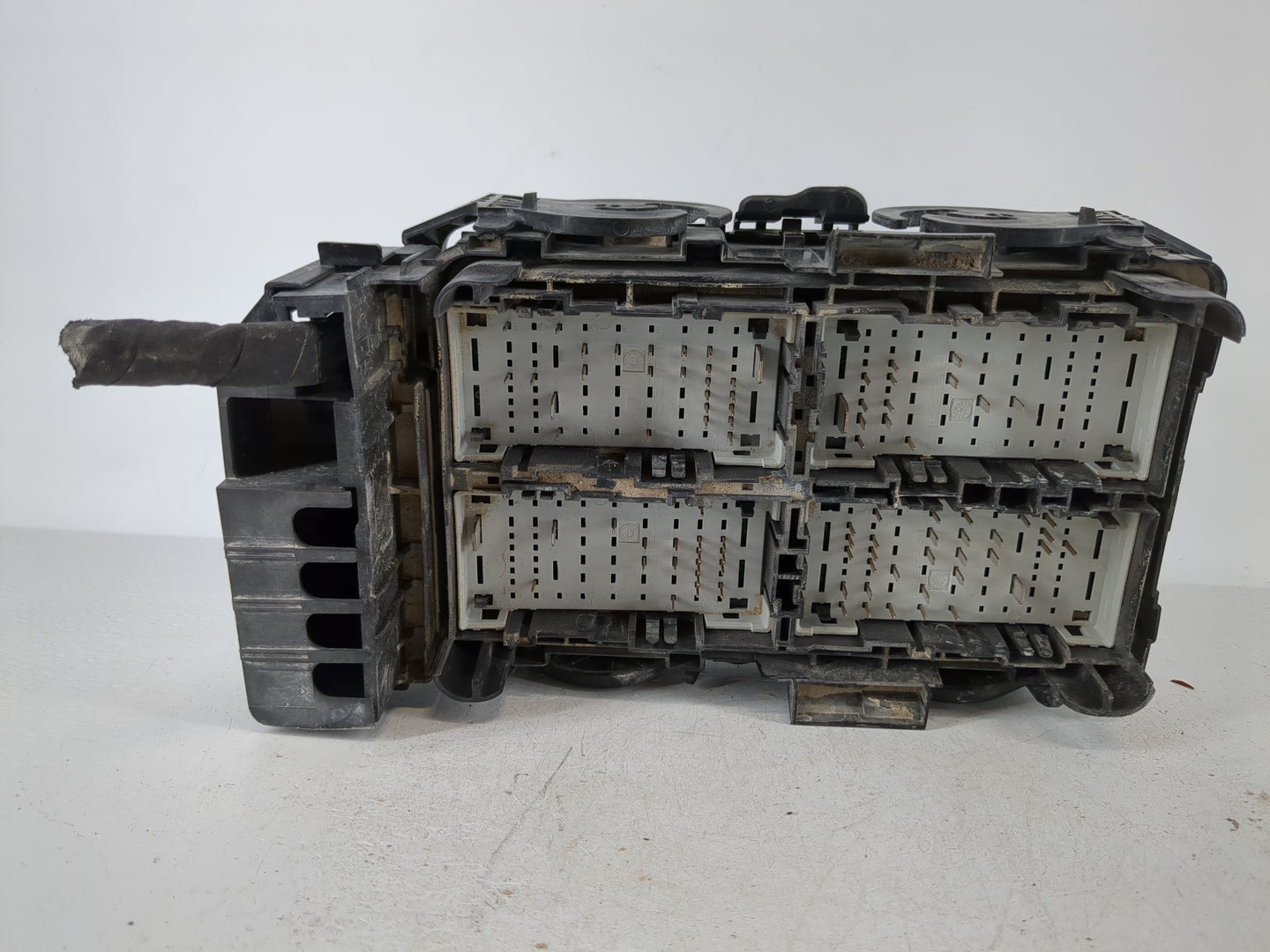 2023 Chevrolet Malibu Fusebox Fuse Box Panel Relay Module P/N:42830286 Fits OEM Used Auto Parts - Oemusedautoparts1.com