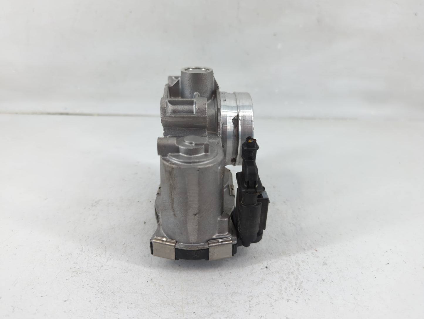 2016-2021 Chevrolet Malibu Throttle Body P/N:12671379AA Fits Fits 2016 2017 2018 2019 2020 2021 2022 OEM Used Auto Parts - O