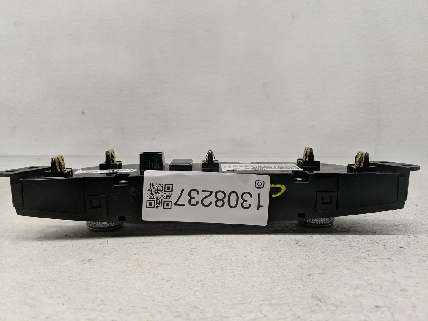2018-2021 Chevrolet Malibu Climate Control Module Temperature AC/Heater Replacement P/N:000235226 84684288 Fits OEM Used Aut