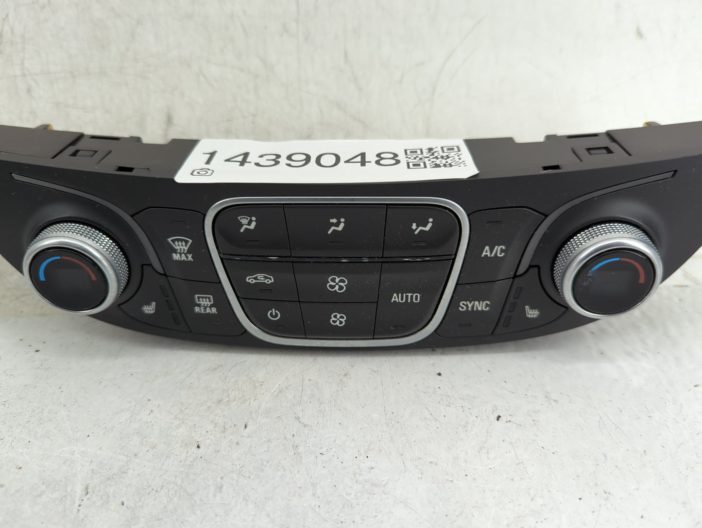 2018-2021 Chevrolet Malibu Climate Control Module Temperature AC/Heater Replacement P/N:84684288 Fits Fits 2018 2019 2020 20