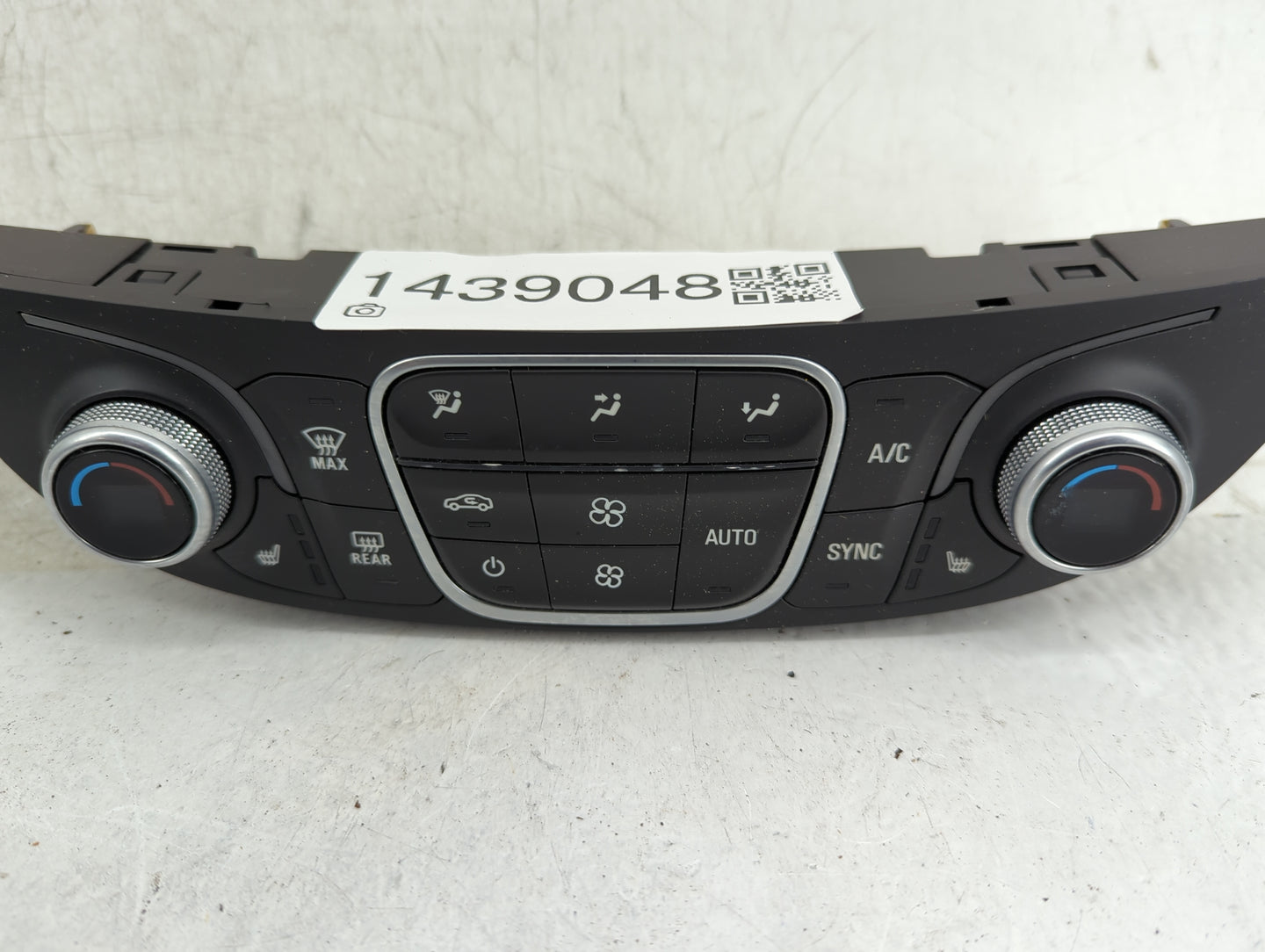 2018-2021 Chevrolet Malibu Climate Control Module Temperature AC/Heater Replacement P/N:84684288 Fits Fits 2018 2019 2020 20