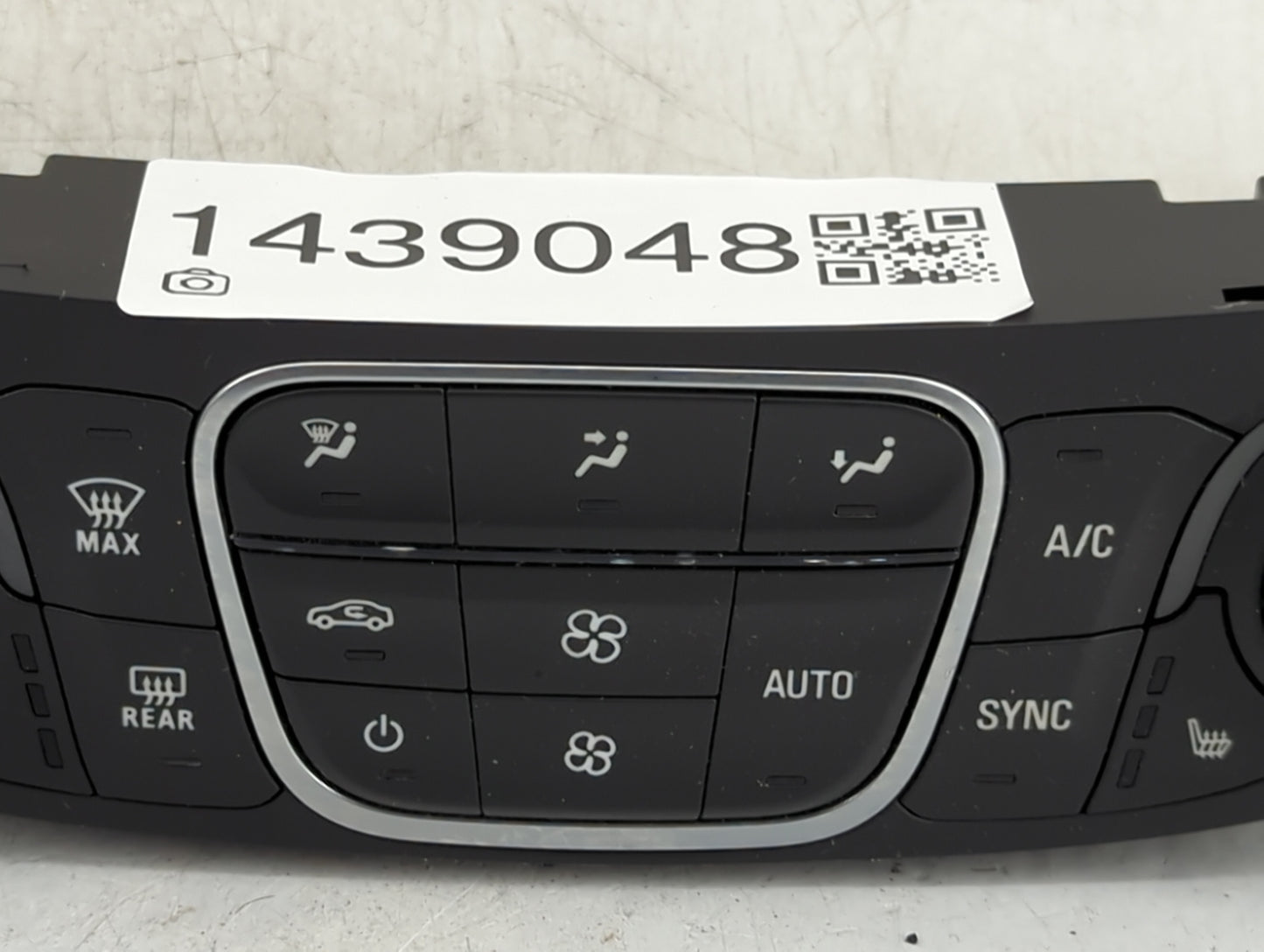 2018-2021 Chevrolet Malibu Climate Control Module Temperature AC/Heater Replacement P/N:84684288 Fits Fits 2018 2019 2020 20