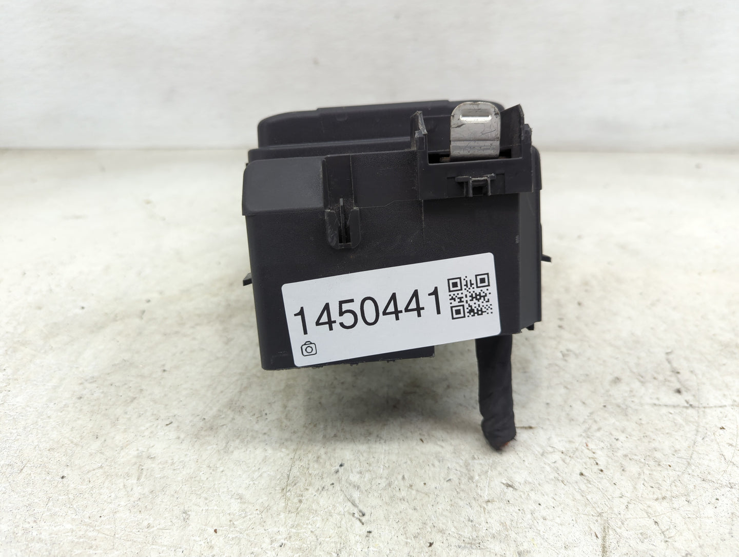 2023 Chevrolet Malibu Fusebox Fuse Box Panel Relay Module P/N:42830287_01 84950507 Fits OEM Used Auto Parts - Oemusedautopar