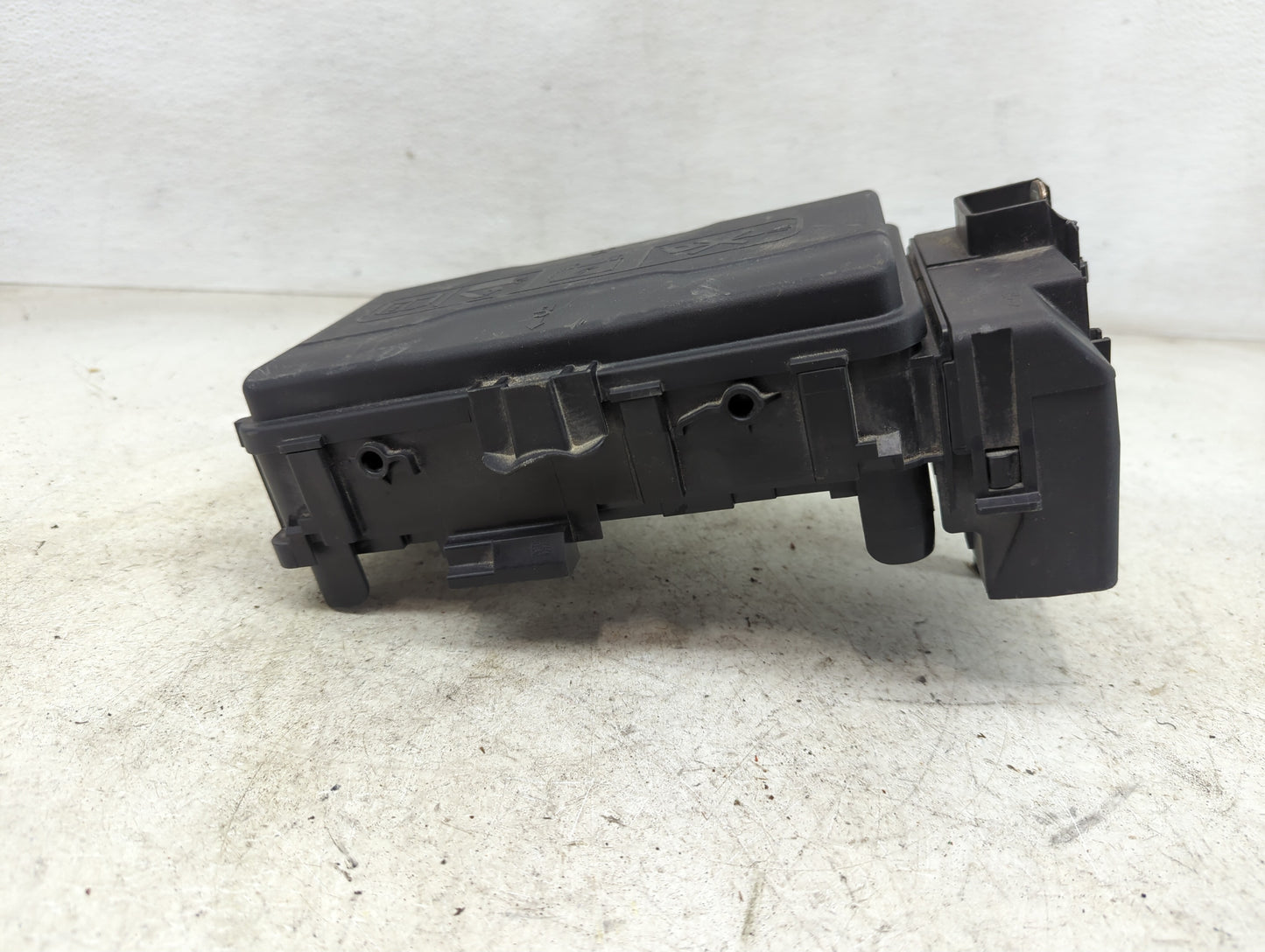 2023 Chevrolet Malibu Fusebox Fuse Box Panel Relay Module P/N:42830287_01 84950507 Fits OEM Used Auto Parts - Oemusedautopar