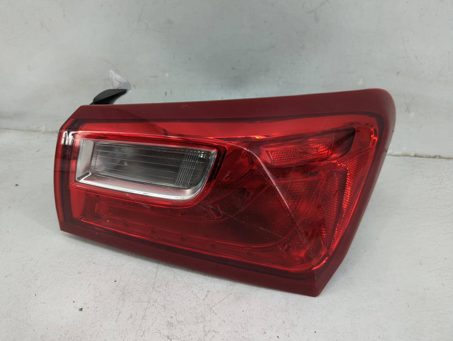 2016-2021 Chevrolet Malibu Tail Light Assembly Passenger Right OEM P/N:84882384 Fits Fits 2016 2017 2018 2019 2020 2021 OEM 