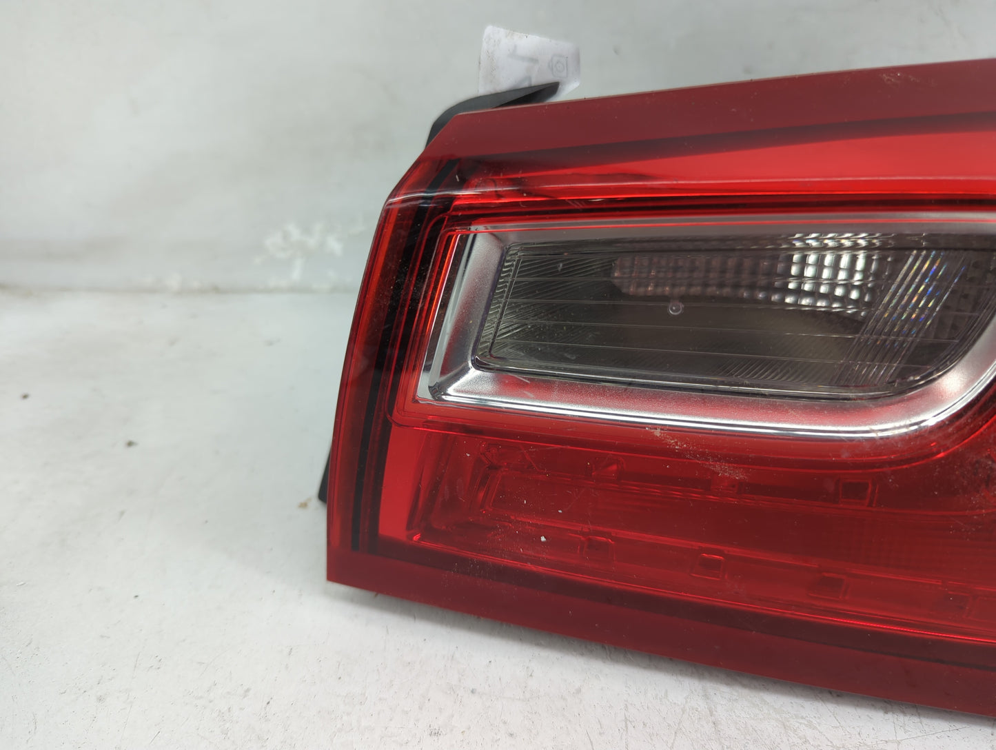 2016-2021 Chevrolet Malibu Tail Light Assembly Passenger Right OEM P/N:84882384 Fits Fits 2016 2017 2018 2019 2020 2021 OEM 