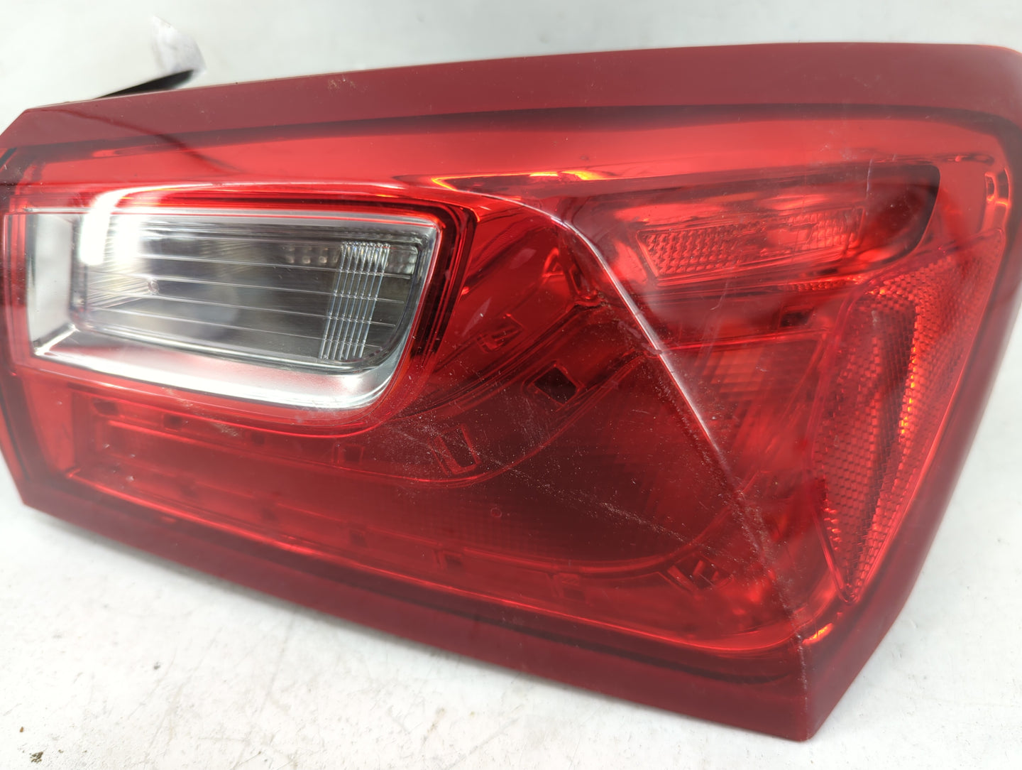 2016-2021 Chevrolet Malibu Tail Light Assembly Passenger Right OEM P/N:84882384 Fits Fits 2016 2017 2018 2019 2020 2021 OEM 