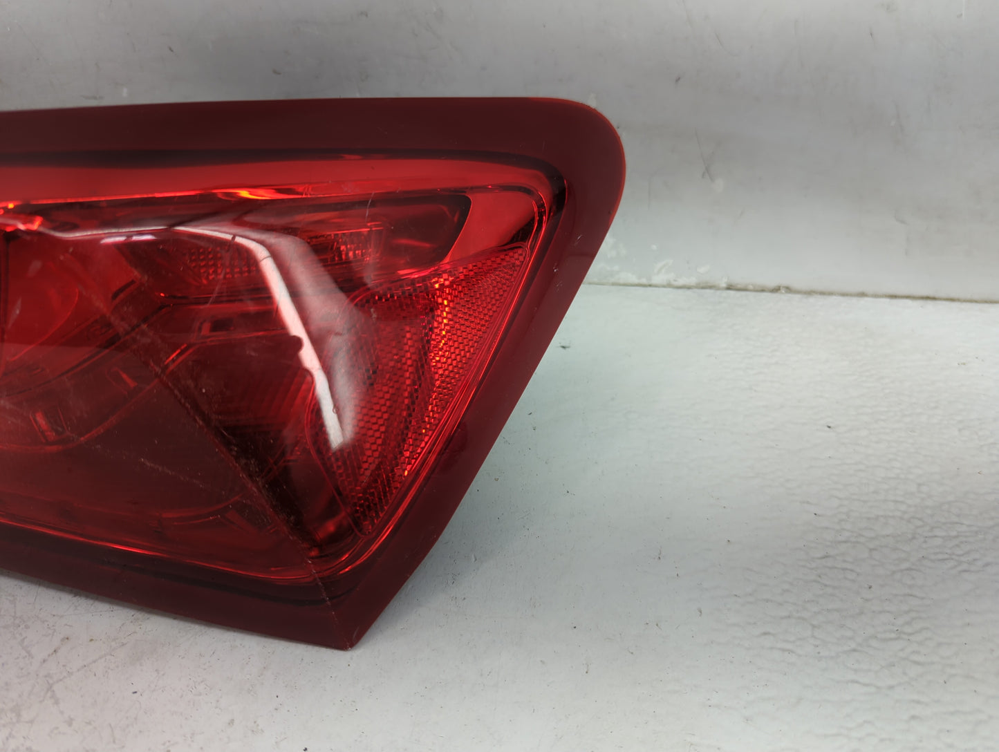 2016-2021 Chevrolet Malibu Tail Light Assembly Passenger Right OEM P/N:84882384 Fits Fits 2016 2017 2018 2019 2020 2021 OEM 