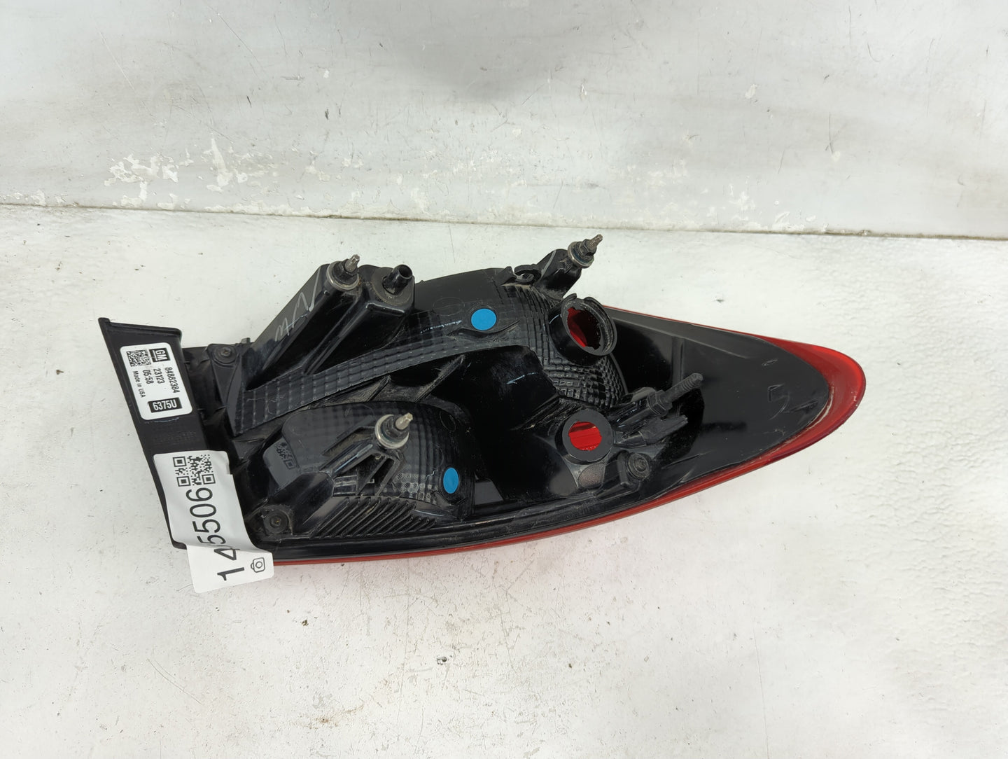 2016-2021 Chevrolet Malibu Tail Light Assembly Passenger Right OEM P/N:84882384 Fits Fits 2016 2017 2018 2019 2020 2021 OEM 