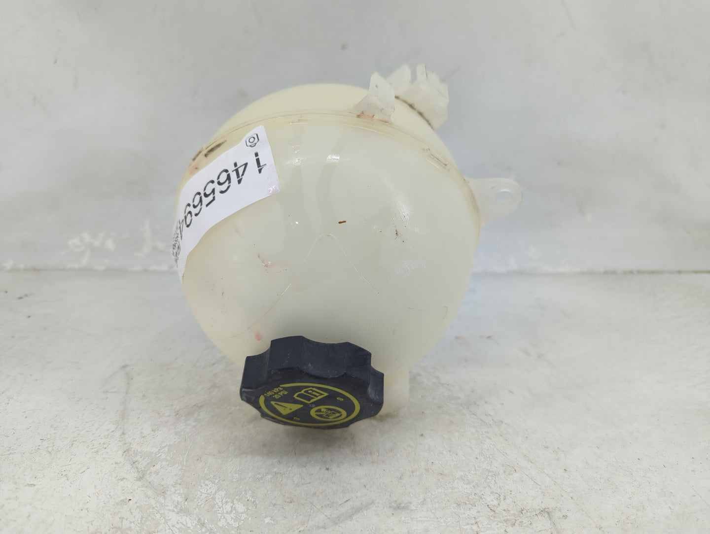 2016 Chevrolet Malibu Radiator Coolant Overflow Expansion Tank Bottle 1465694 - Oemusedautoparts1.com