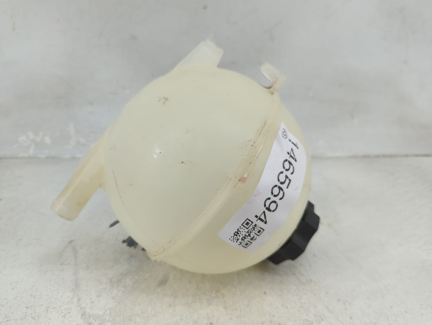 2016 Chevrolet Malibu Radiator Coolant Overflow Expansion Tank Bottle 1465694 - Oemusedautoparts1.com