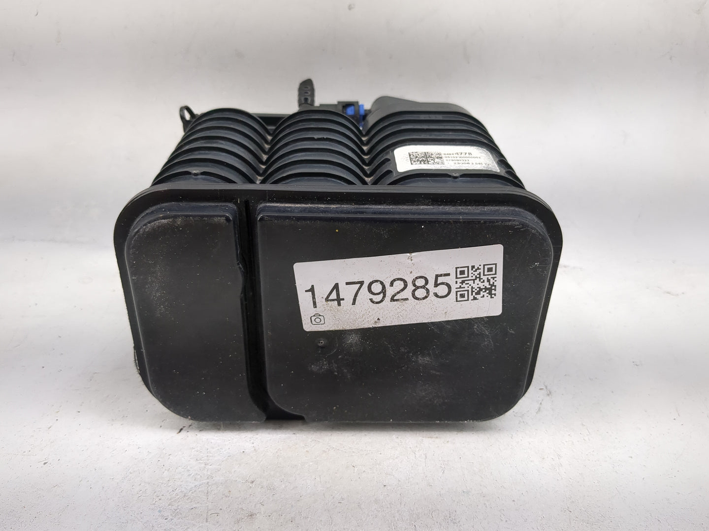 2023 Chevrolet Malibu Fuel Vapor Charcoal Canister - Oemusedautoparts1.com