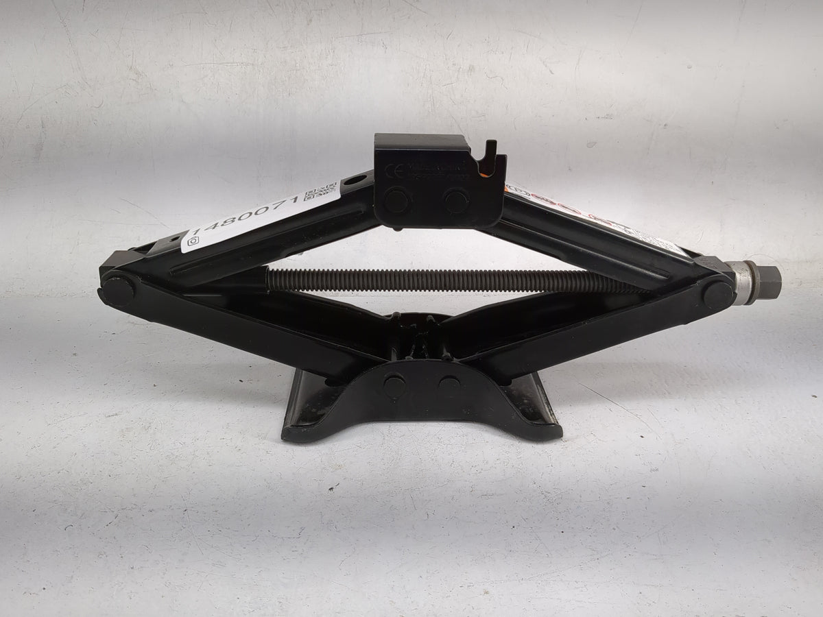 2023 Chevrolet Malibu Spare Scissor Car Jack Black - Oemusedautoparts1.com