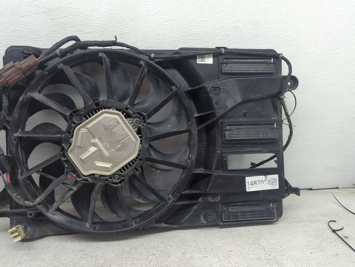 2023 Chevrolet Malibu Electric Radiator Cooling Fan Motor Assembly P/N:84766913 8095500267, 85109578 Fits OEM Used Auto Part