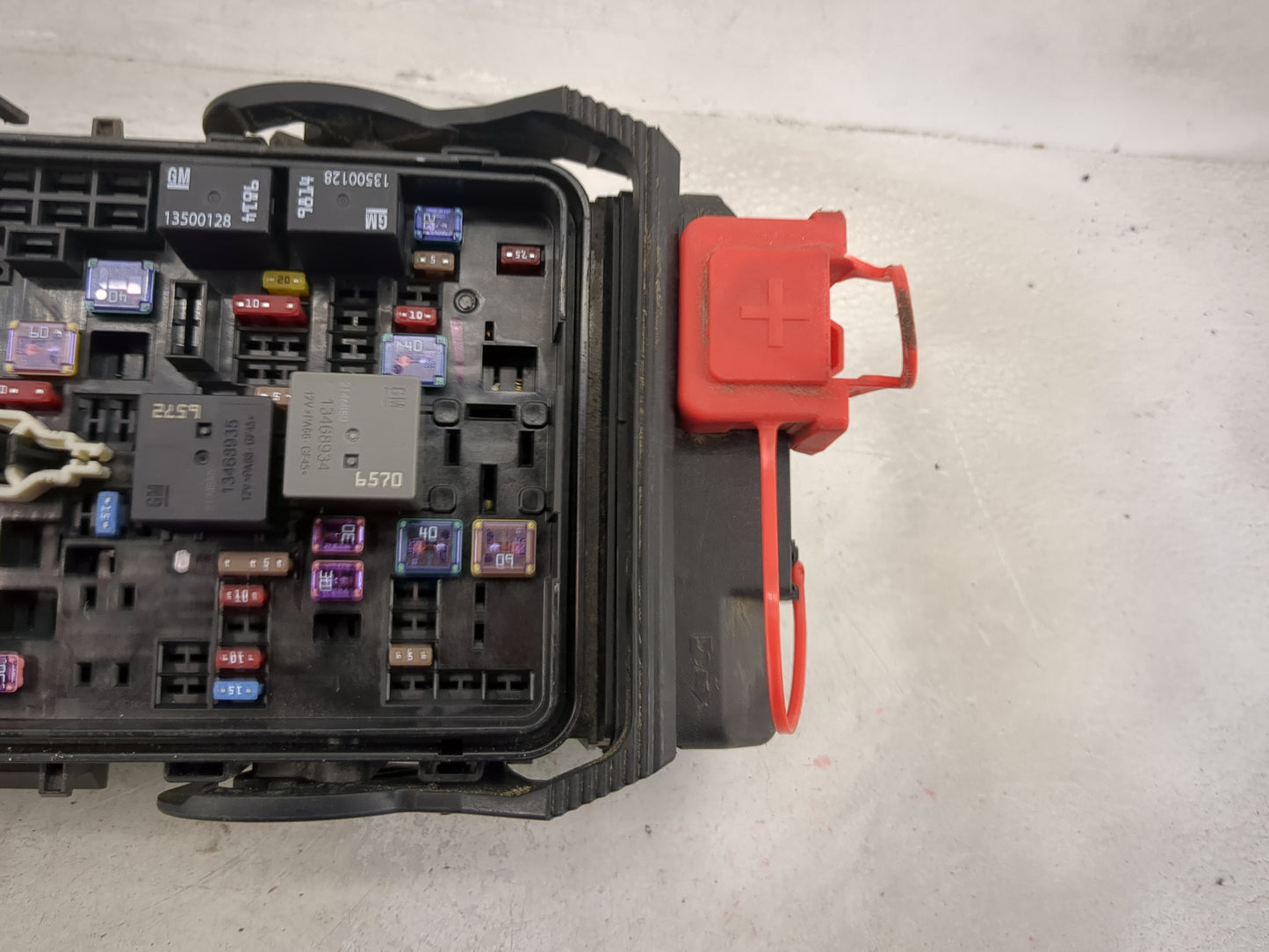 2023 Chevrolet Malibu Fusebox Fuse Box Panel Relay Module P/N:13500128 13468934, 13500114, 13422668, 13468935, 85114017 Fits