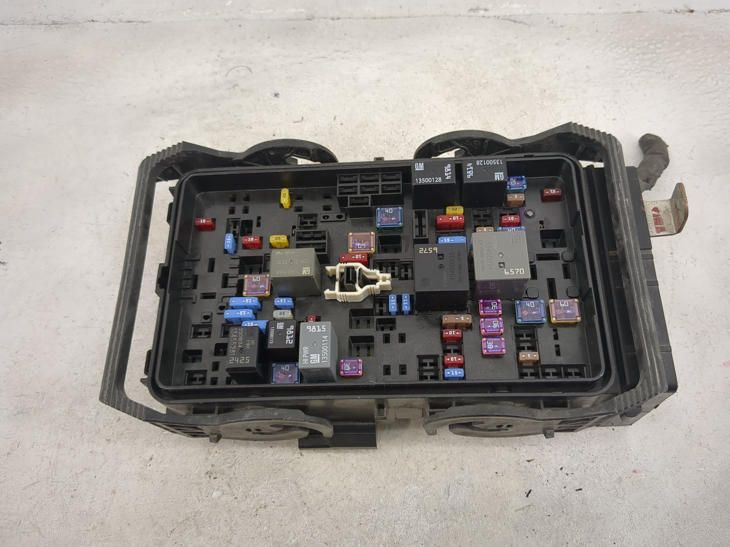 2023 Chevrolet Malibu Fusebox Fuse Box Panel Relay Module P/N:13500128 13500114, 13468894, 85114017 Fits OEM Used Auto Parts