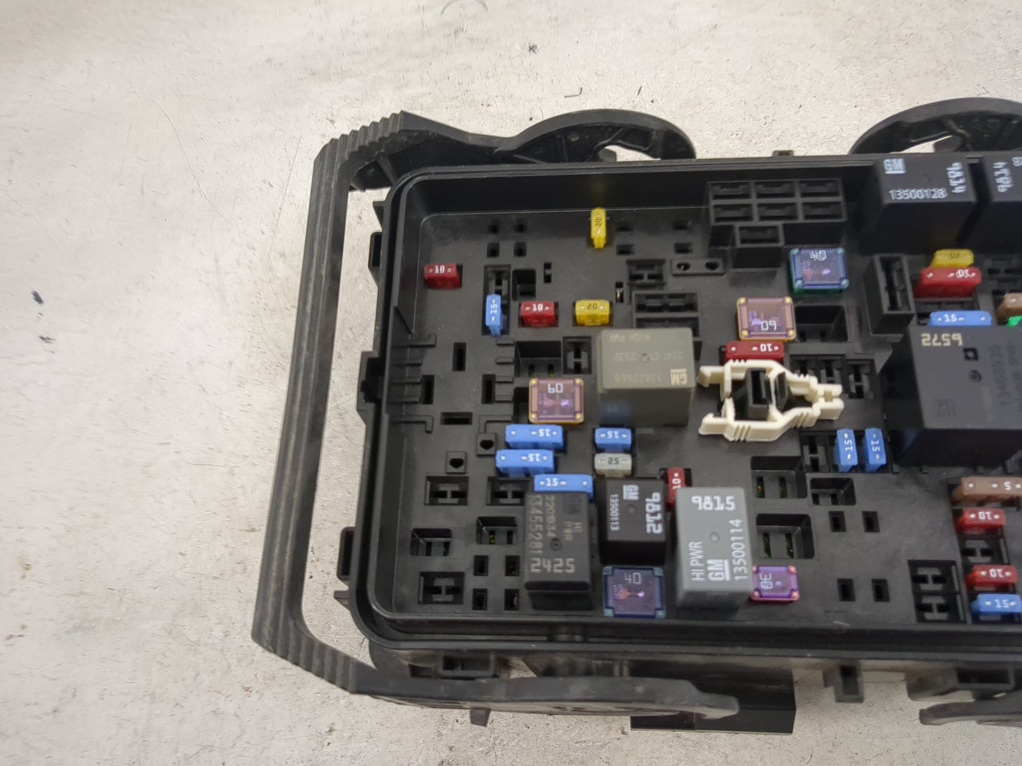 2023 Chevrolet Malibu Fusebox Fuse Box Panel Relay Module P/N:13500128 13500114, 13468894, 85114017 Fits OEM Used Auto Parts