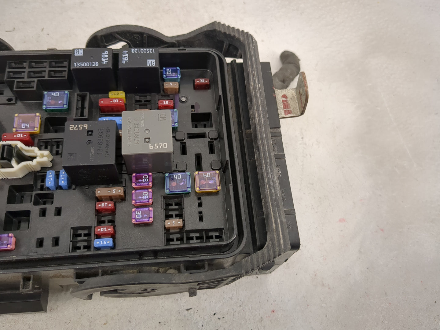 2023 Chevrolet Malibu Fusebox Fuse Box Panel Relay Module P/N:13500128 13500114, 13468894, 85114017 Fits OEM Used Auto Parts