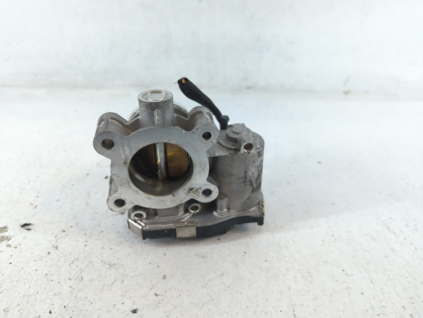 2016-2021 Chevrolet Malibu Throttle Body P/N:12671379AA Fits Fits 2016 2017 2018 2019 2020 2021 2022 OEM Used Auto Parts - O