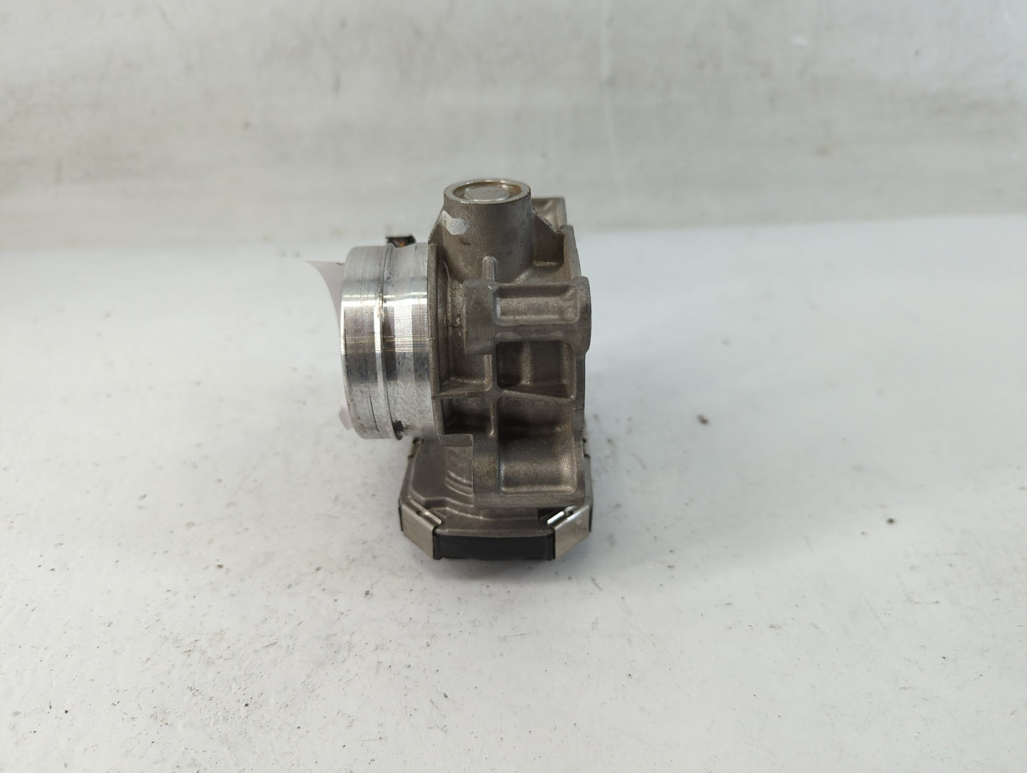 2016-2021 Chevrolet Malibu Throttle Body P/N:12671379AA Fits Fits 2016 2017 2018 2019 2020 2021 2022 OEM Used Auto Parts - O
