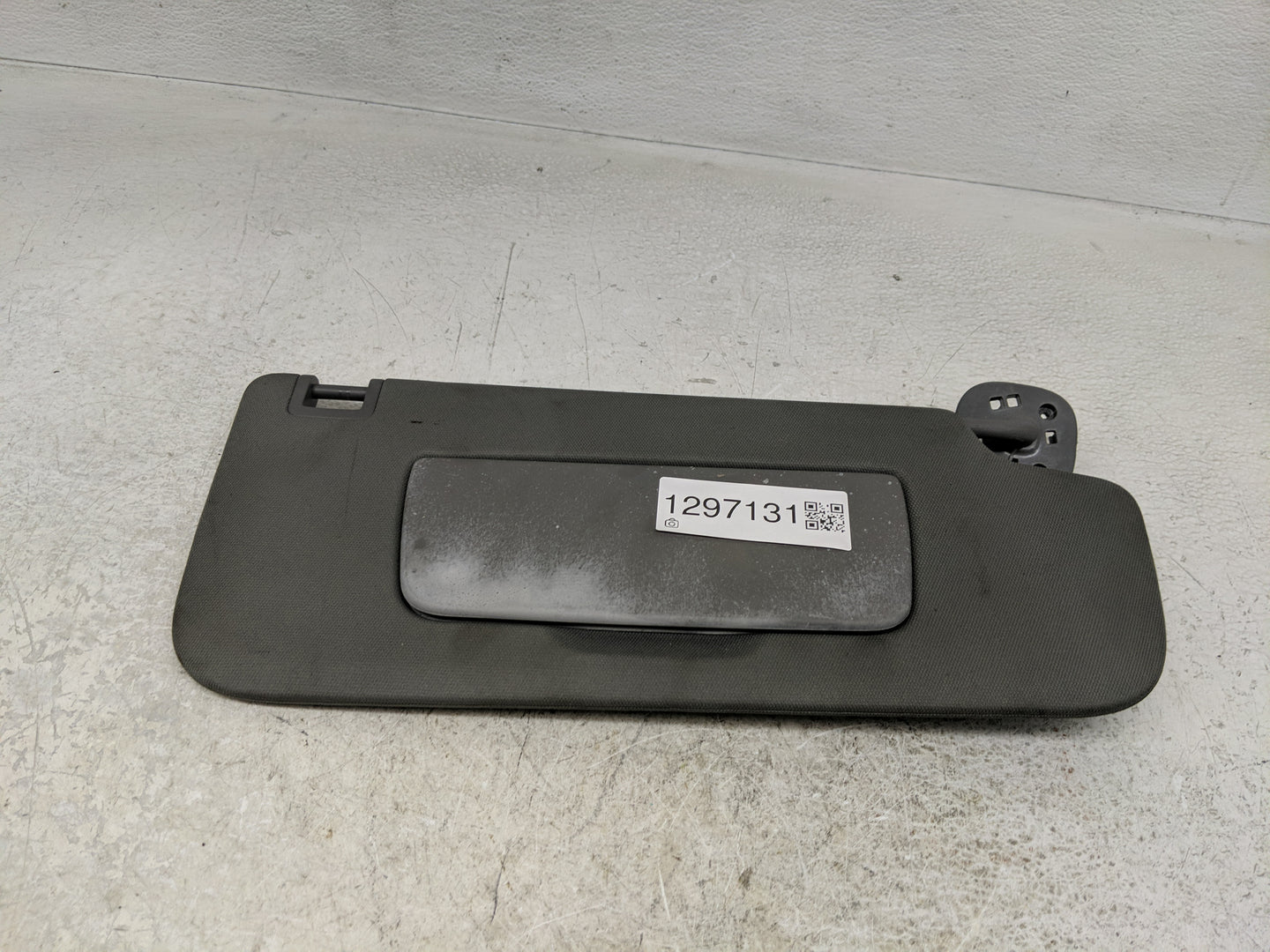 2019-2022 Chevrolet Silverado 1500 Sun Visor Shade Replacement Passenger Right Mirror Fits Fits 2019 2020 2021 2022 OEM Used