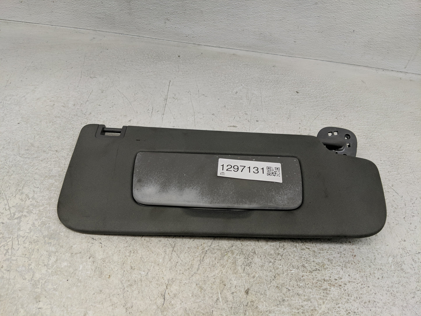 2019-2022 Chevrolet Silverado 1500 Sun Visor Shade Replacement Passenger Right Mirror Fits Fits 2019 2020 2021 2022 OEM Used