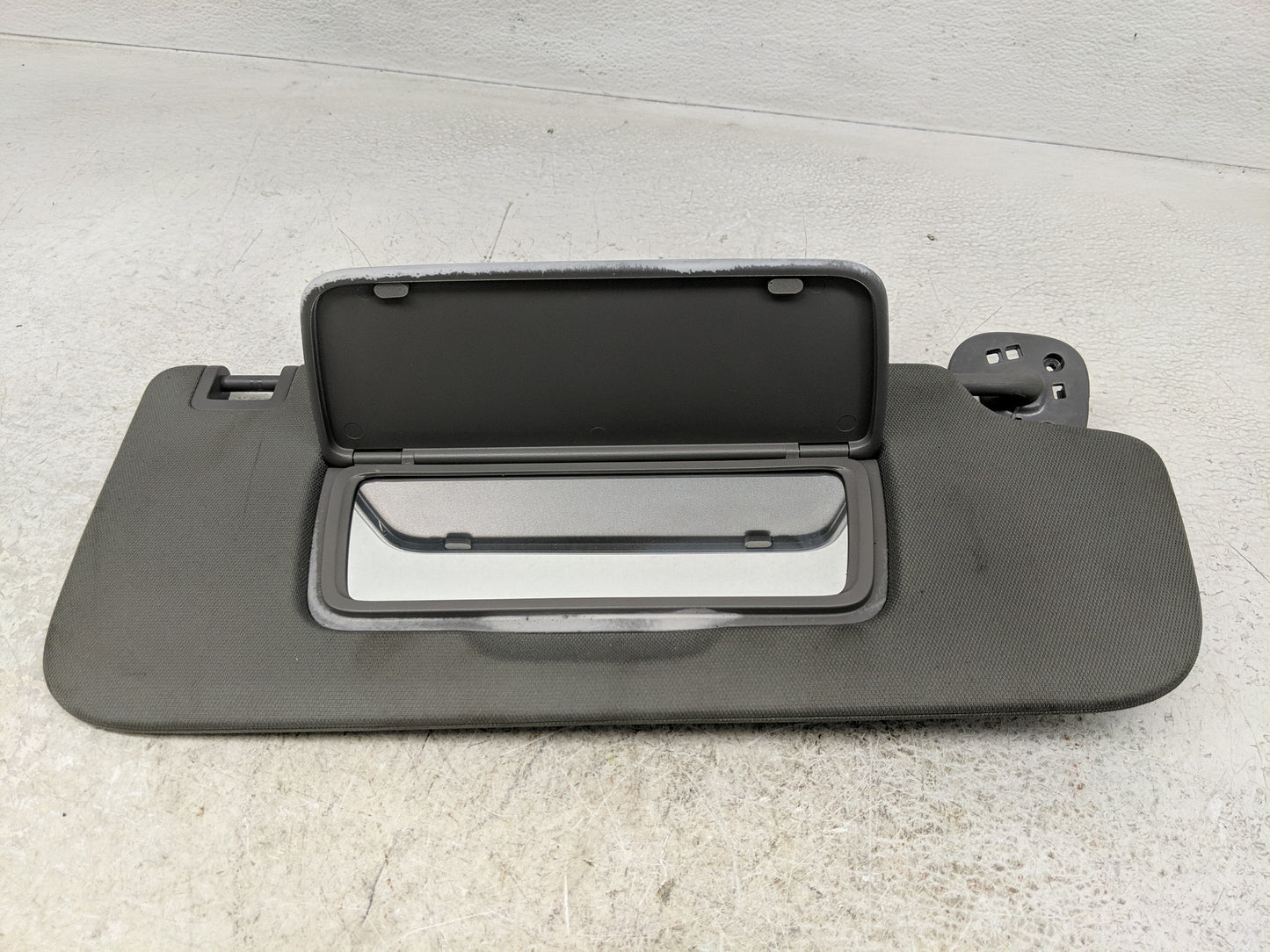 2019-2022 Chevrolet Silverado 1500 Sun Visor Shade Replacement Passenger Right Mirror Fits Fits 2019 2020 2021 2022 OEM Used