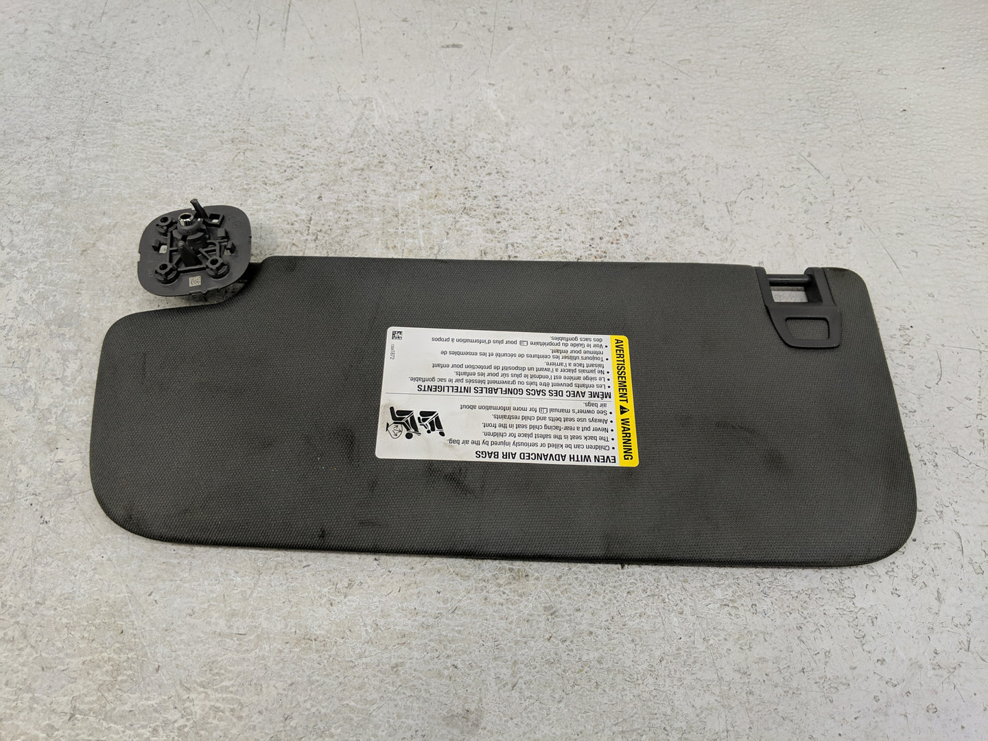 2019-2022 Chevrolet Silverado 1500 Sun Visor Shade Replacement Passenger Right Mirror Fits Fits 2019 2020 2021 2022 OEM Used