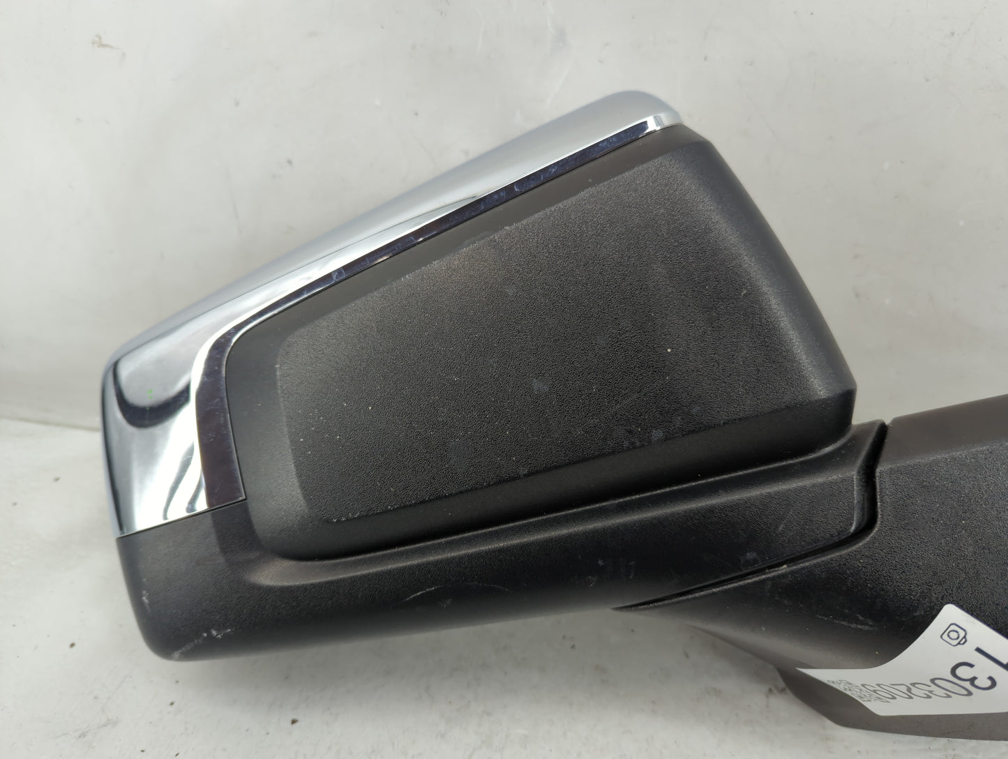 2019-2022 Chevrolet Silverado 1500 Passenger Side View Mirror - Right Door Mirror OEM Used - Oemusedautoparts1.com