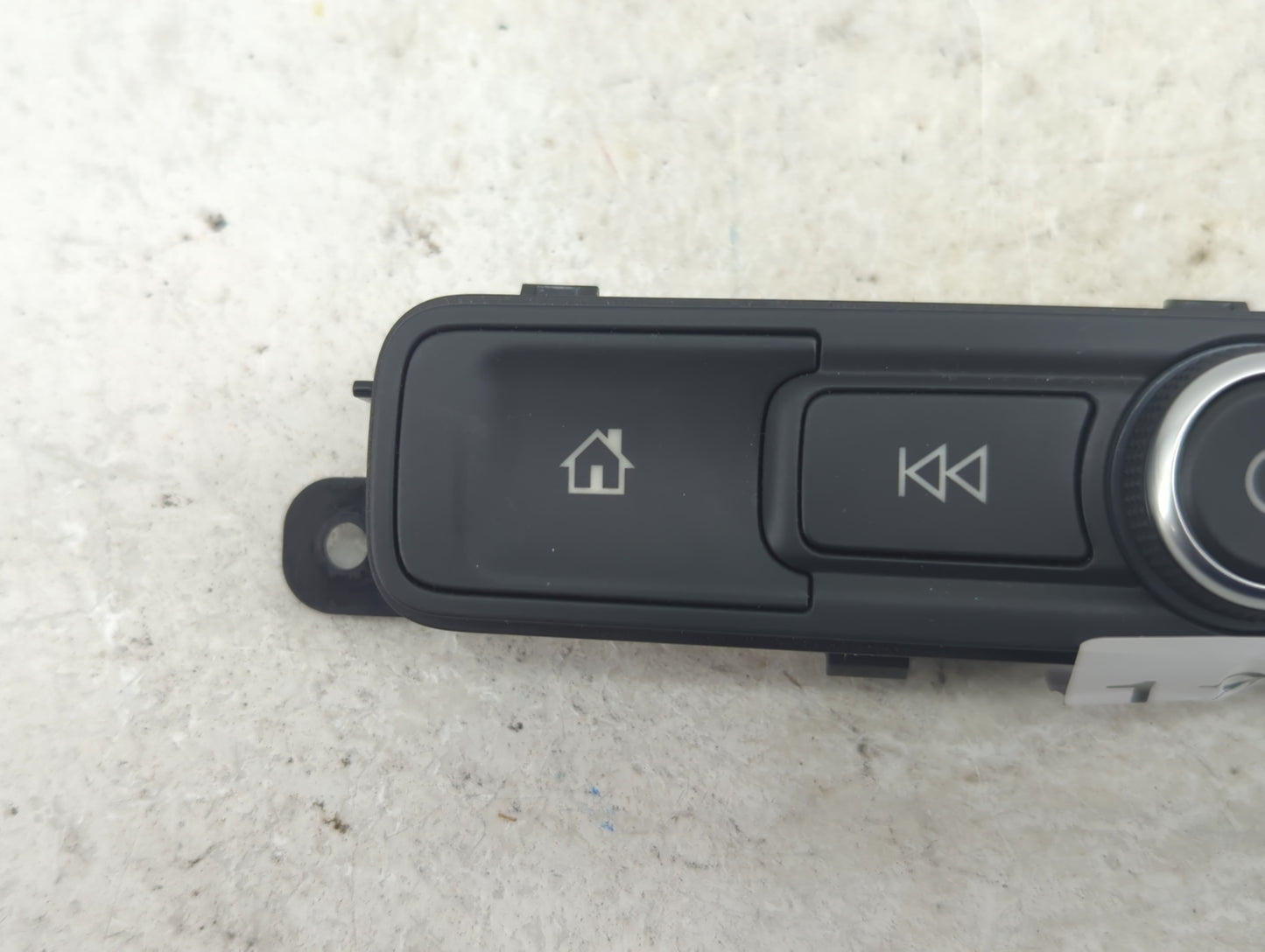 2023 Chevrolet Silverado 1500 Radio AM FM Cd Player Receiver Replacement P/N:84491775 Fits OEM Used Auto Parts - Oemusedauto