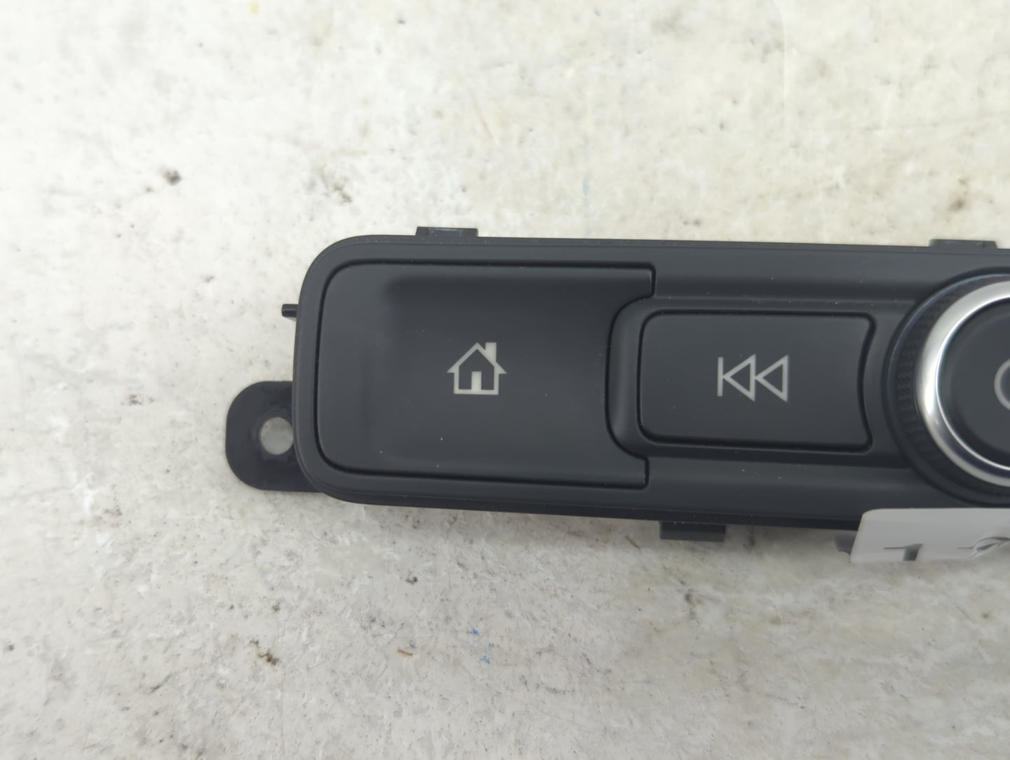 2023 Chevrolet Silverado 1500 Radio AM FM Cd Player Receiver Replacement P/N:84491775 Fits OEM Used Auto Parts - Oemusedauto