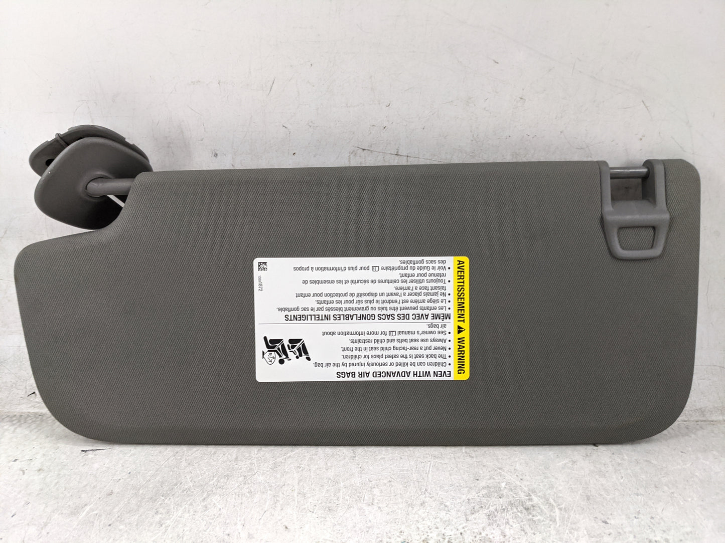 2019-2022 Chevrolet Silverado 1500 Sun Visor Shade Replacement Passenger Right Mirror Fits Fits 2019 2020 2021 2022 OEM Used