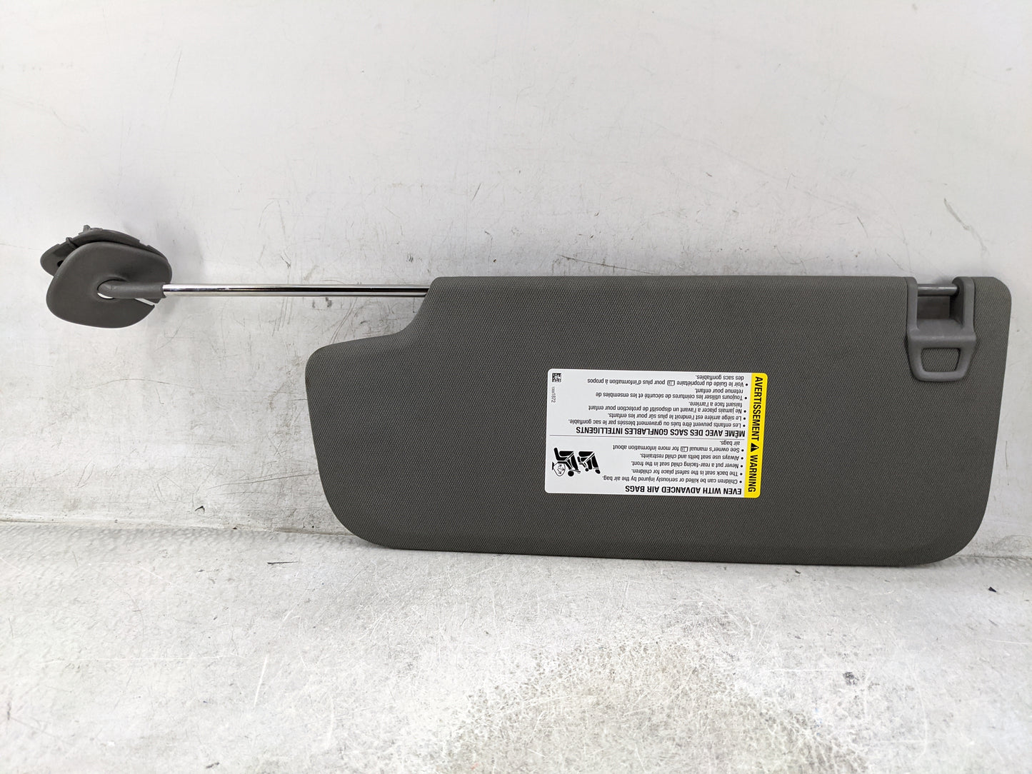 2019-2022 Chevrolet Silverado 1500 Sun Visor Shade Replacement Passenger Right Mirror Fits Fits 2019 2020 2021 2022 OEM Used