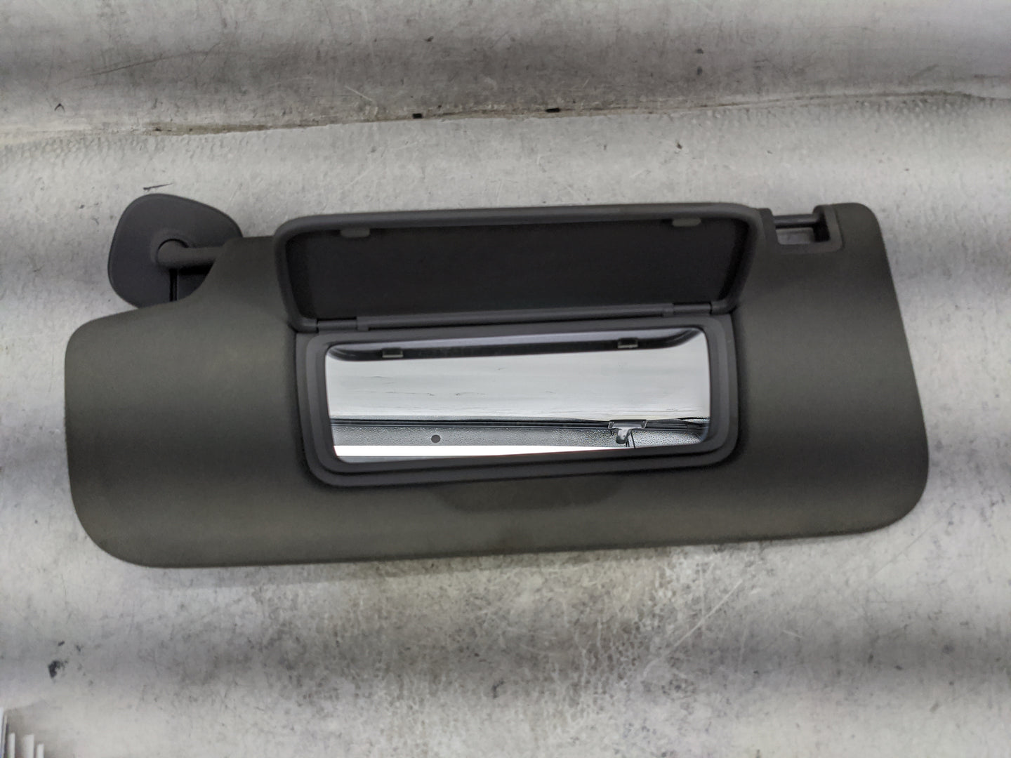 2019-2022 Chevrolet Silverado 1500 Sun Visor Shade Replacement Driver Left Mirror Fits Fits 2019 2020 2021 2022 OEM Used Aut